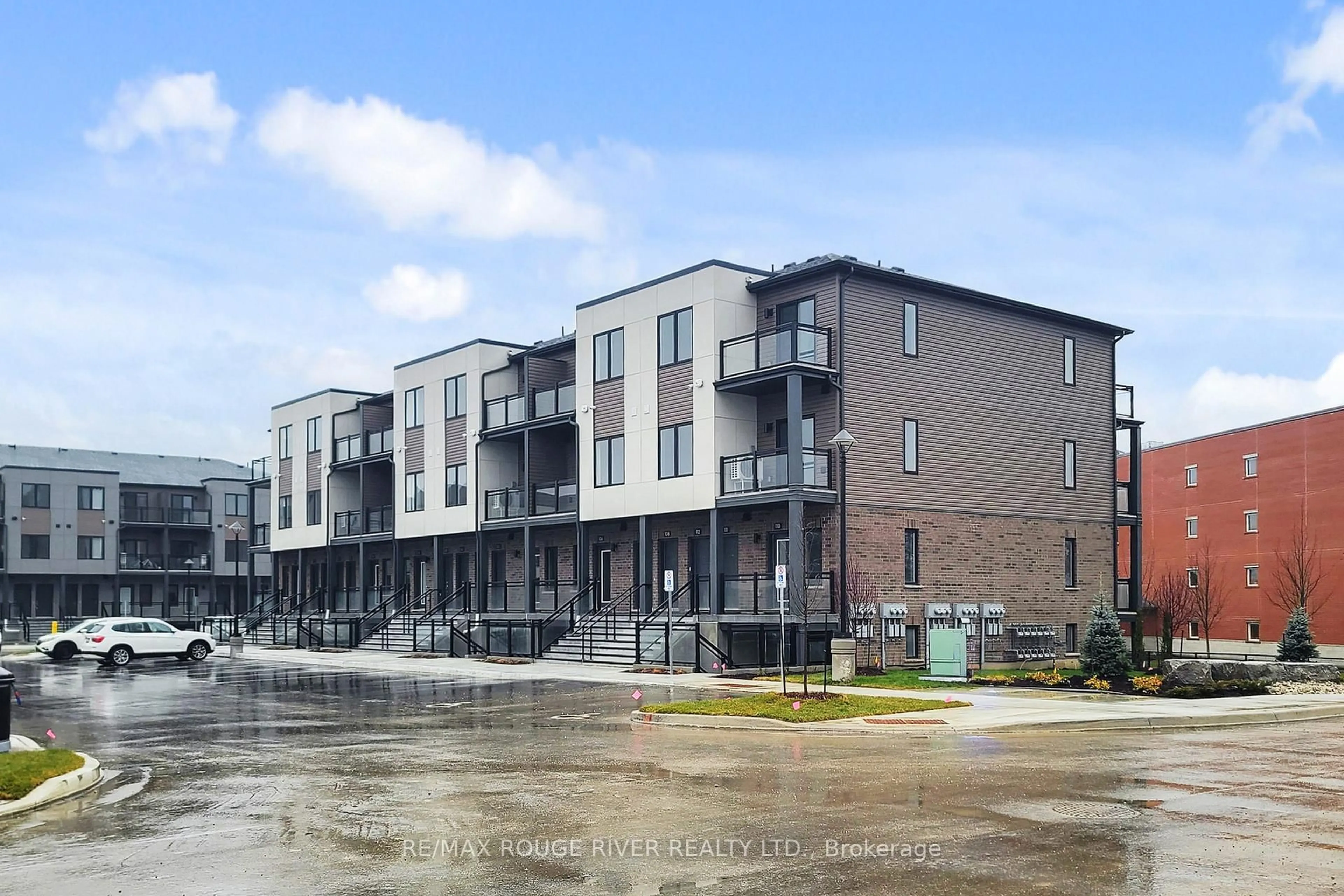 Unknown for 940 St David St #95, Centre Wellington Ontario N1M 0L7