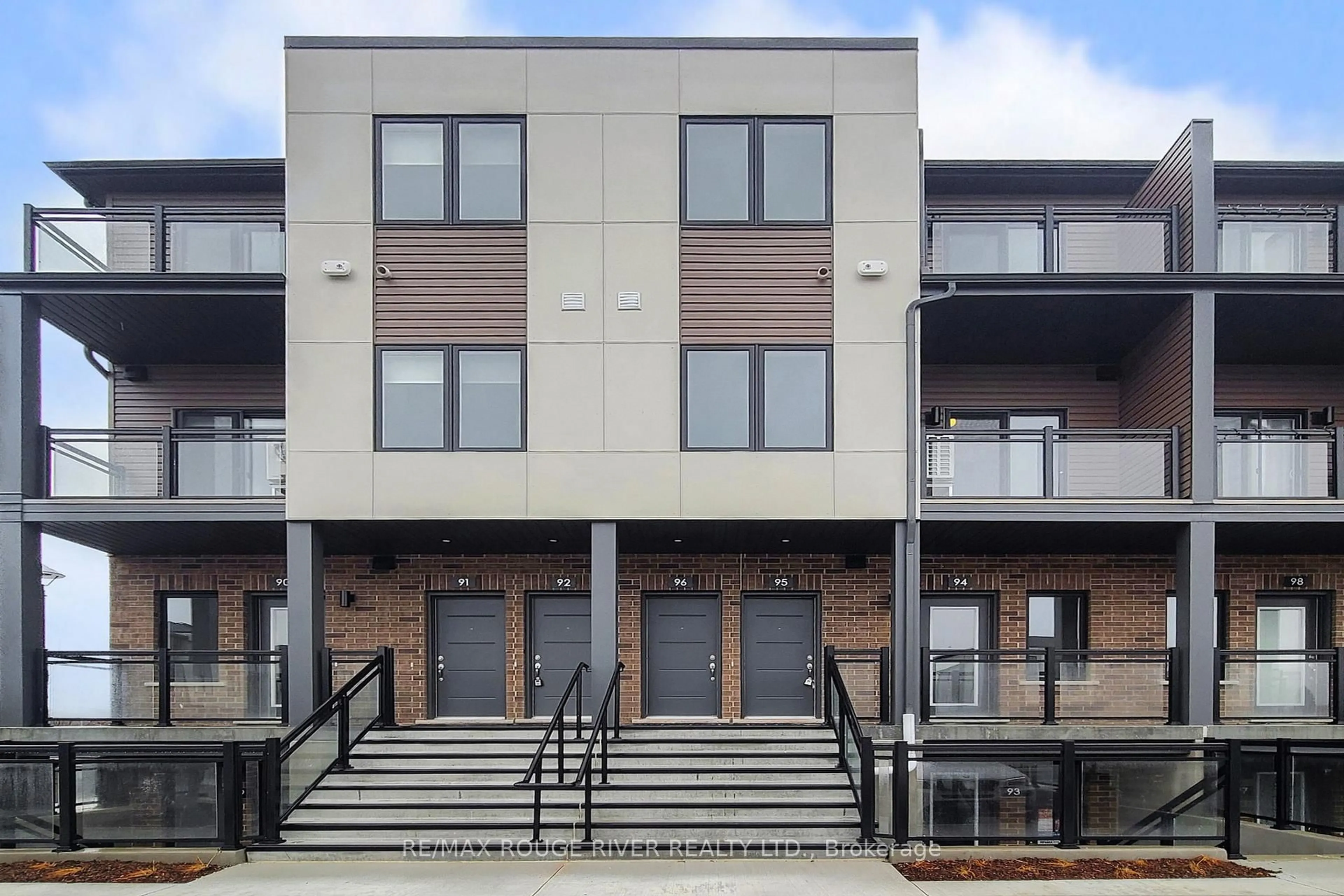 Unknown for 940 St David St #95, Centre Wellington Ontario N1M 0L7