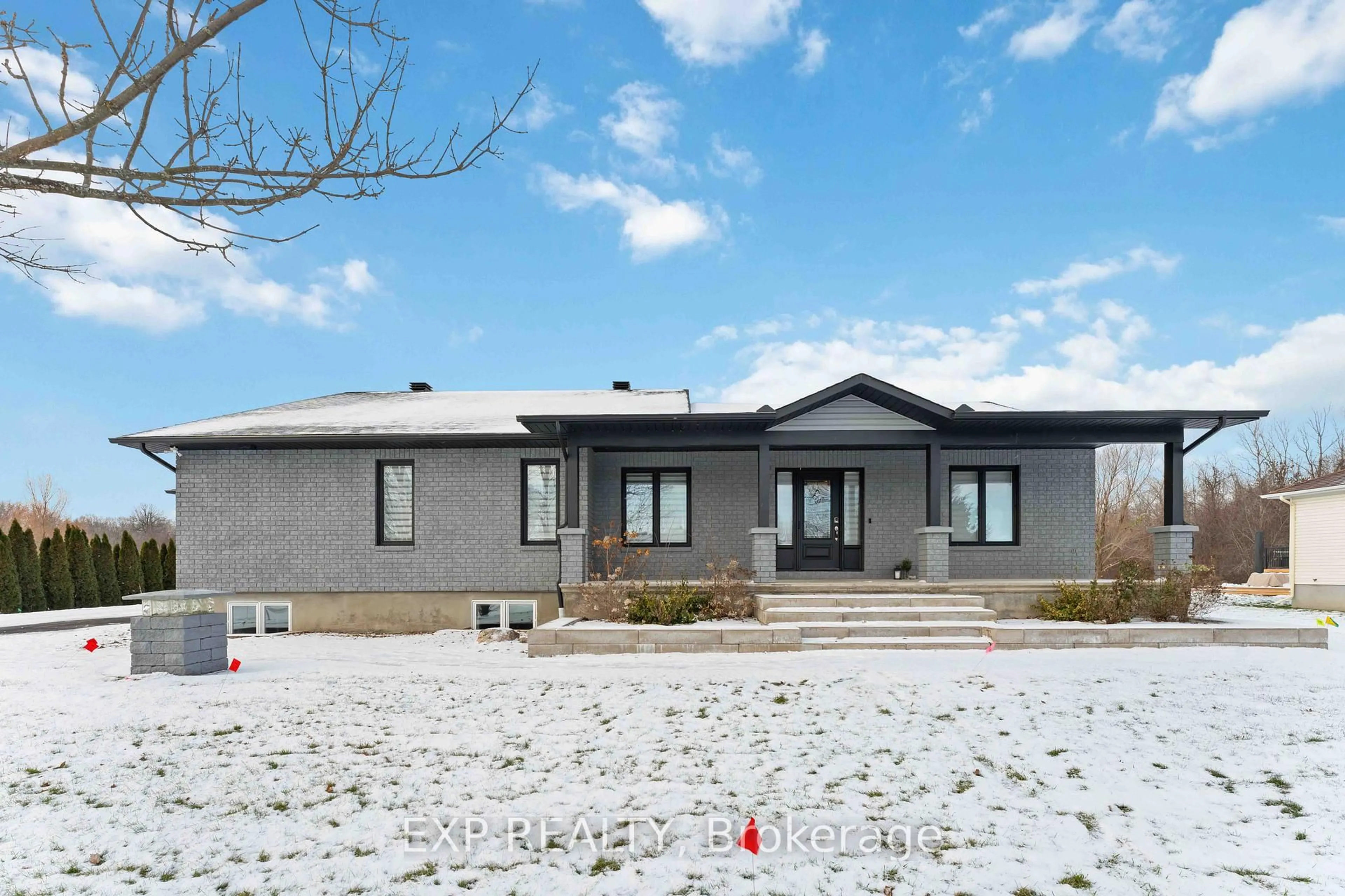 Home with brick exterior material, building for 2760 Johannes St, Metcalfe Ontario K0A 2P0