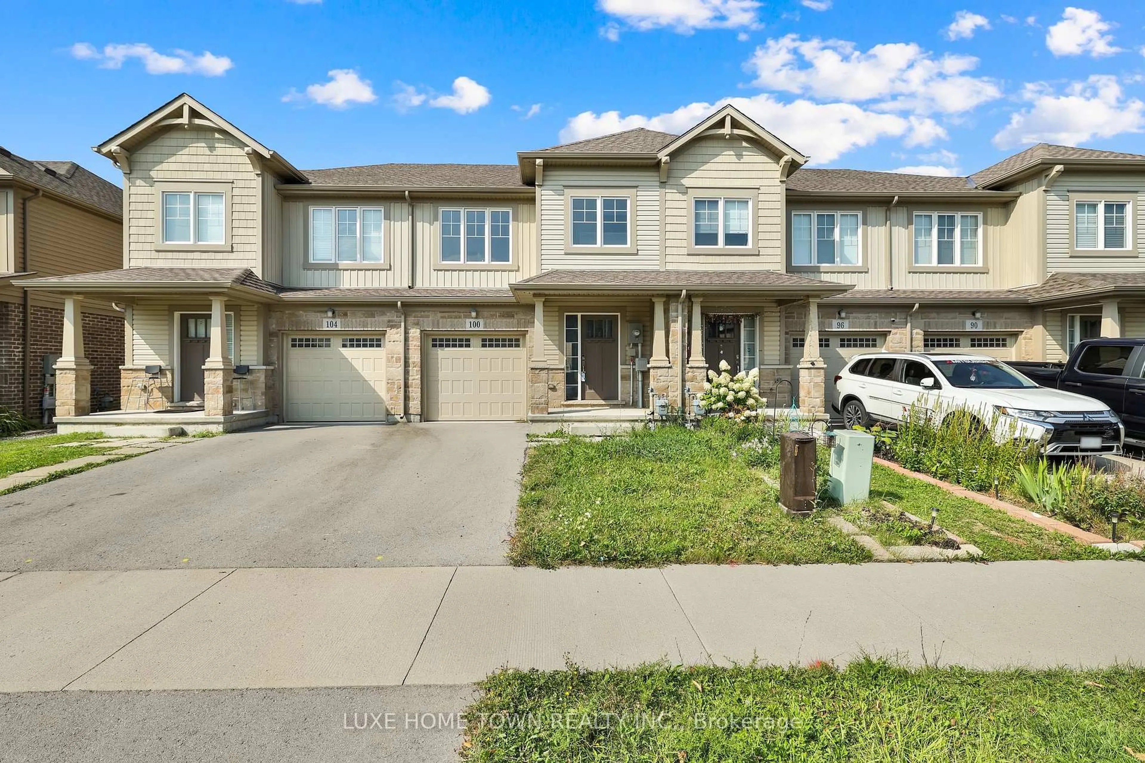 Unknown for 100 Monarch St, Welland Ontario L3C 0G6