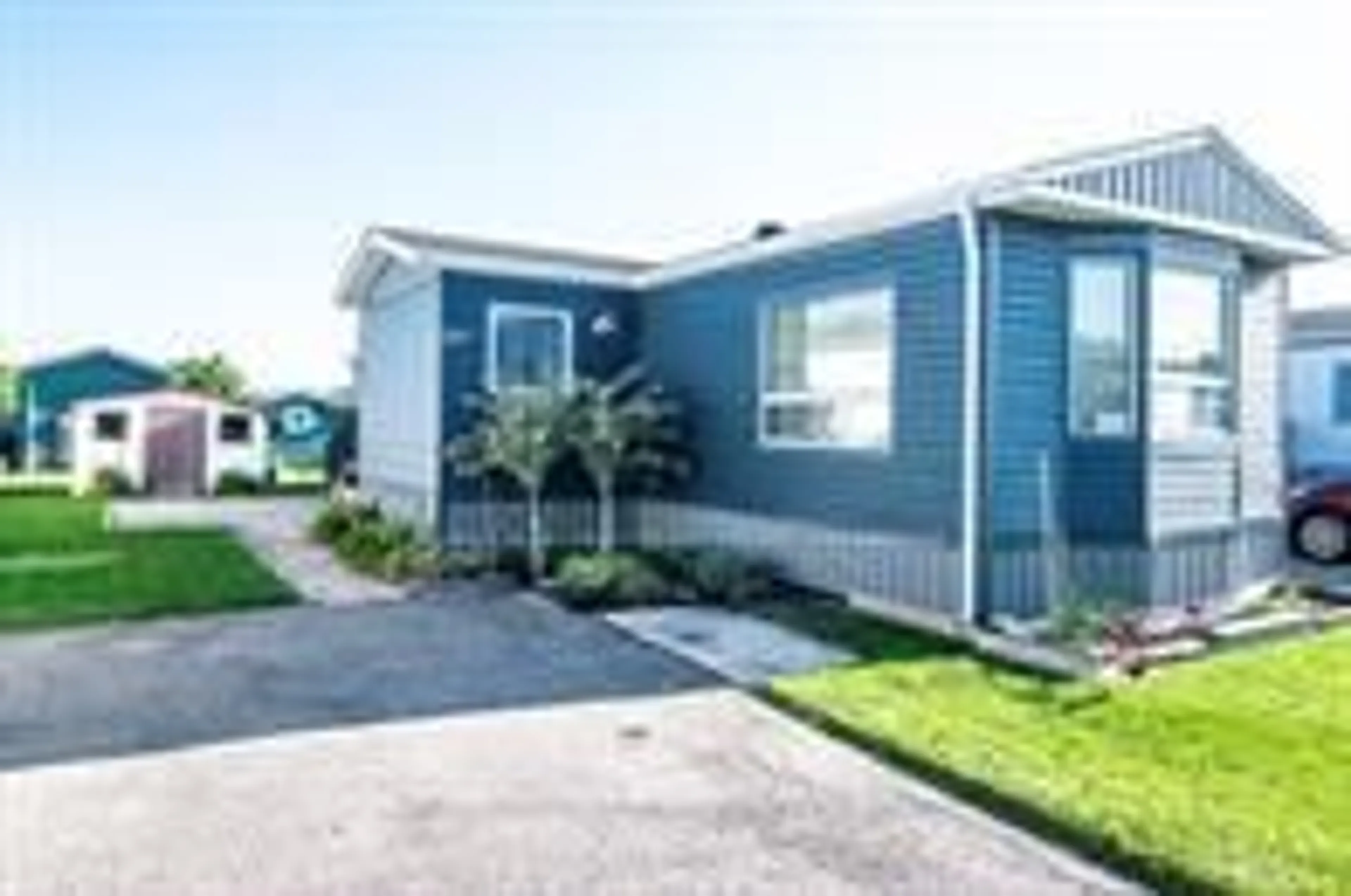 Home with vinyl exterior material, street for 4585 Rachael Lane, Lincoln Ontario L3J 0W1