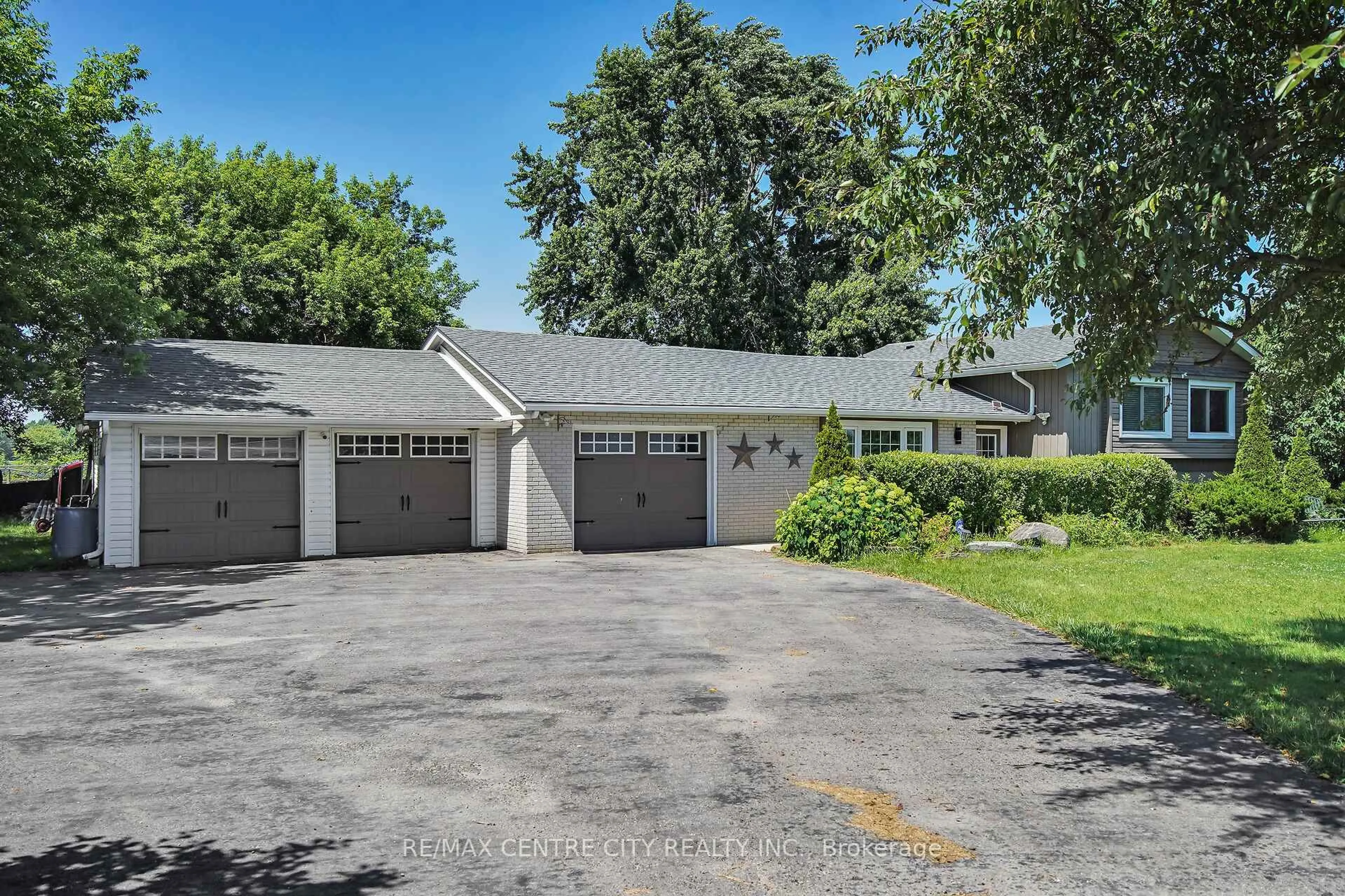 Unknown for 2103 Fanshawe Park Rd, Middlesex Centre Ontario N6H 0H6