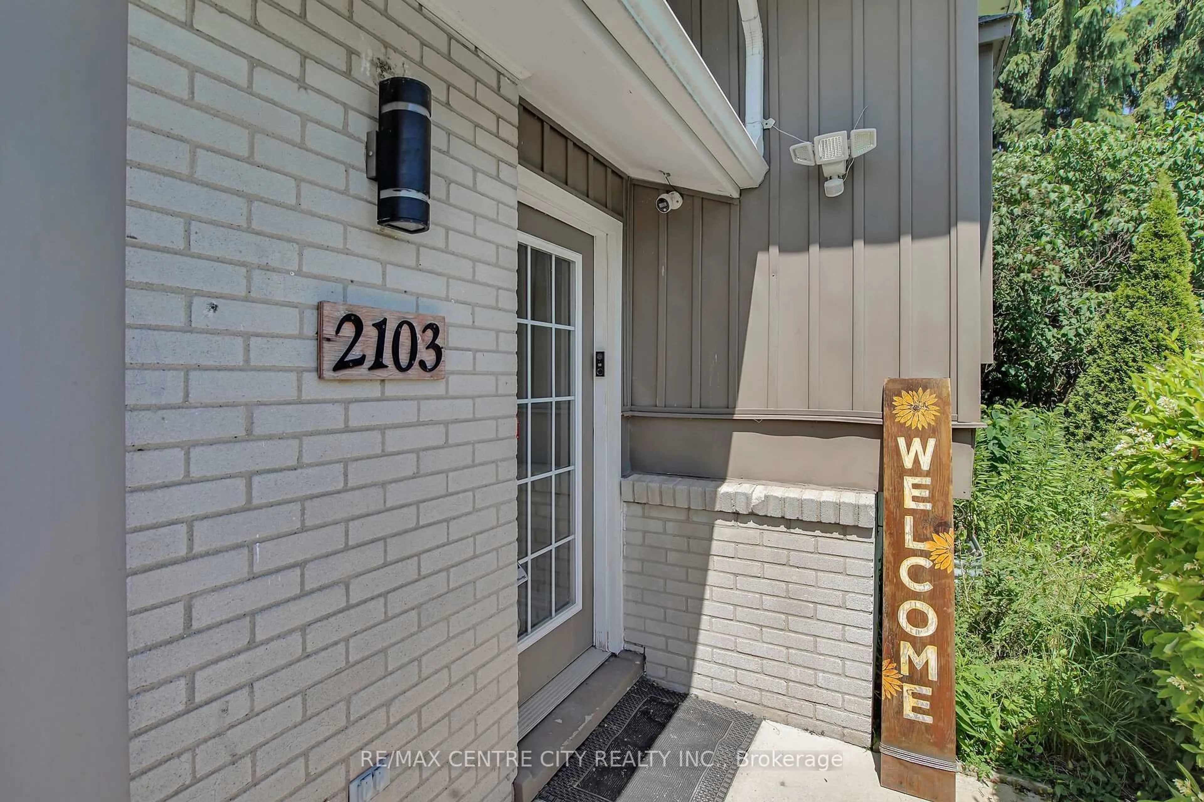 Unknown for 2103 Fanshawe Park Rd, Middlesex Centre Ontario N6H 0H6