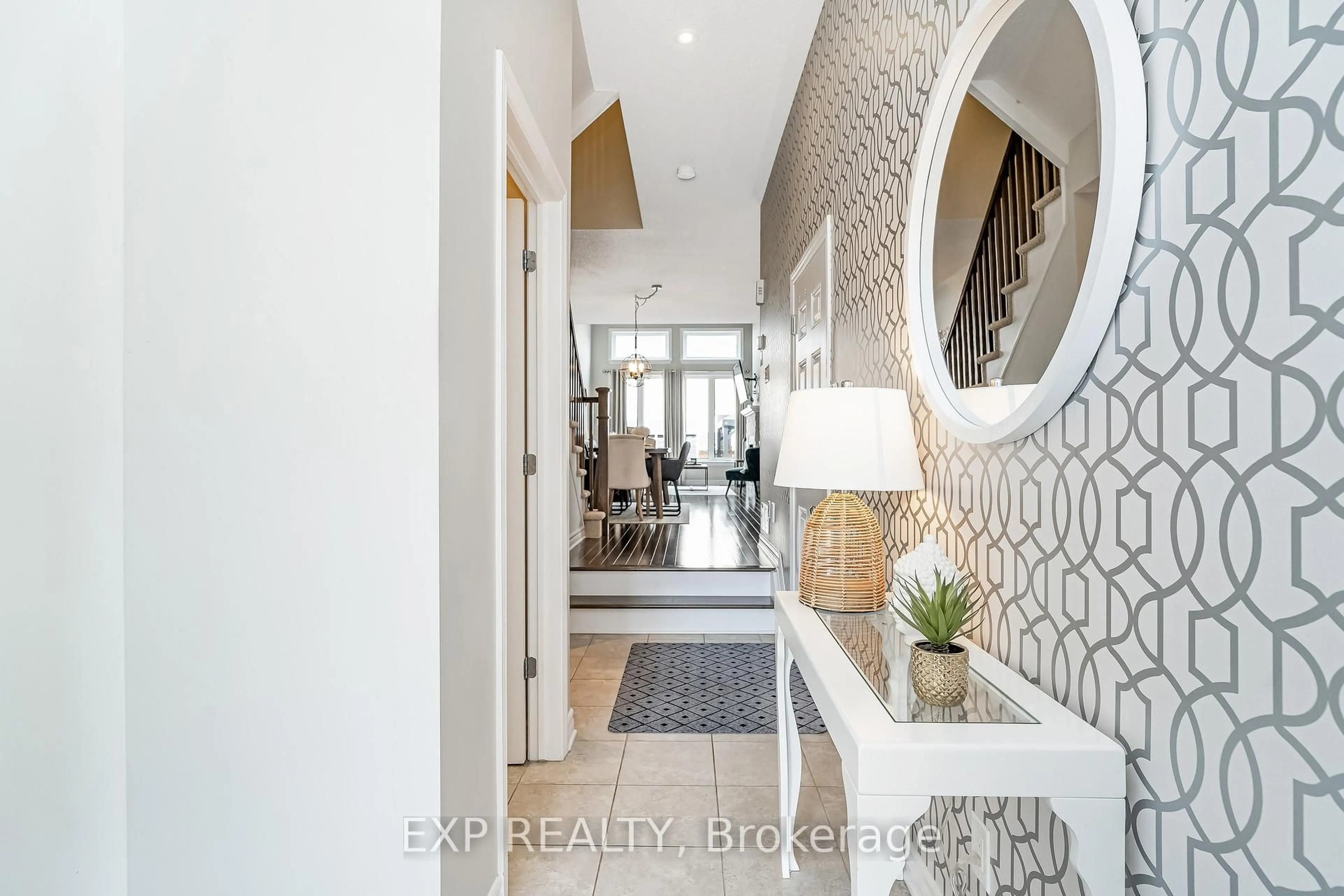 Indoor entryway for 411 Livery St, Stittsville Ontario K2V 0B5