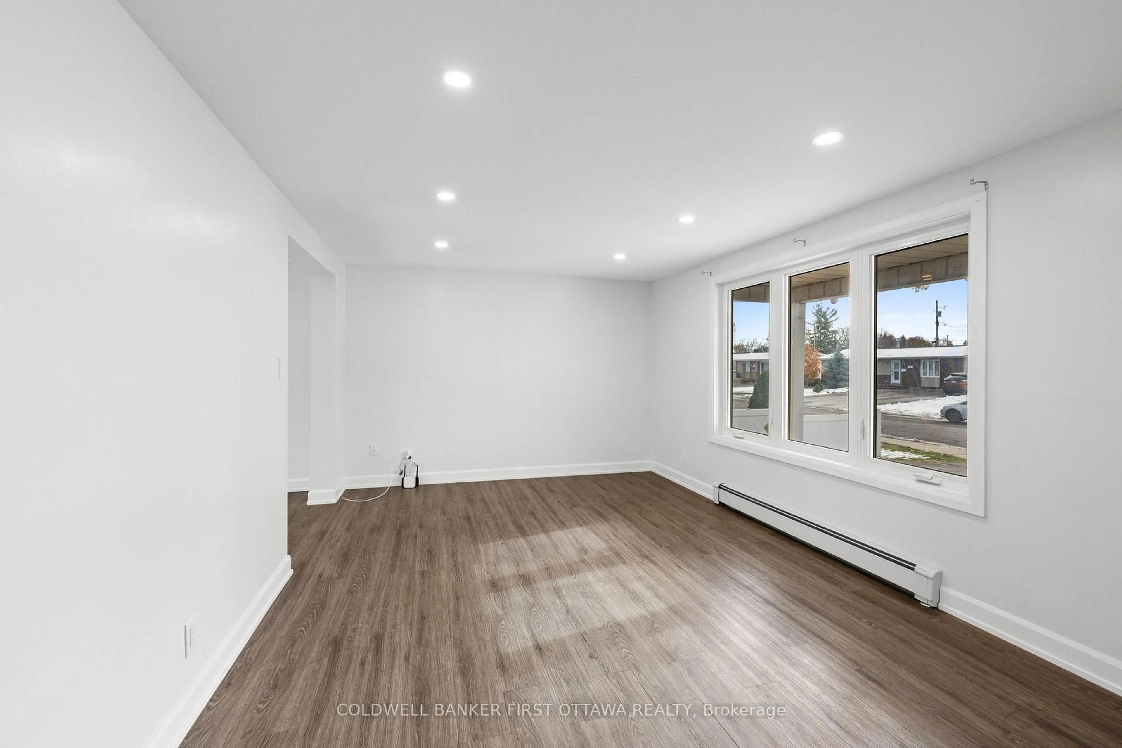 A pic of a room for 351 Amiens St, Ottawa Ontario K1E 1P1