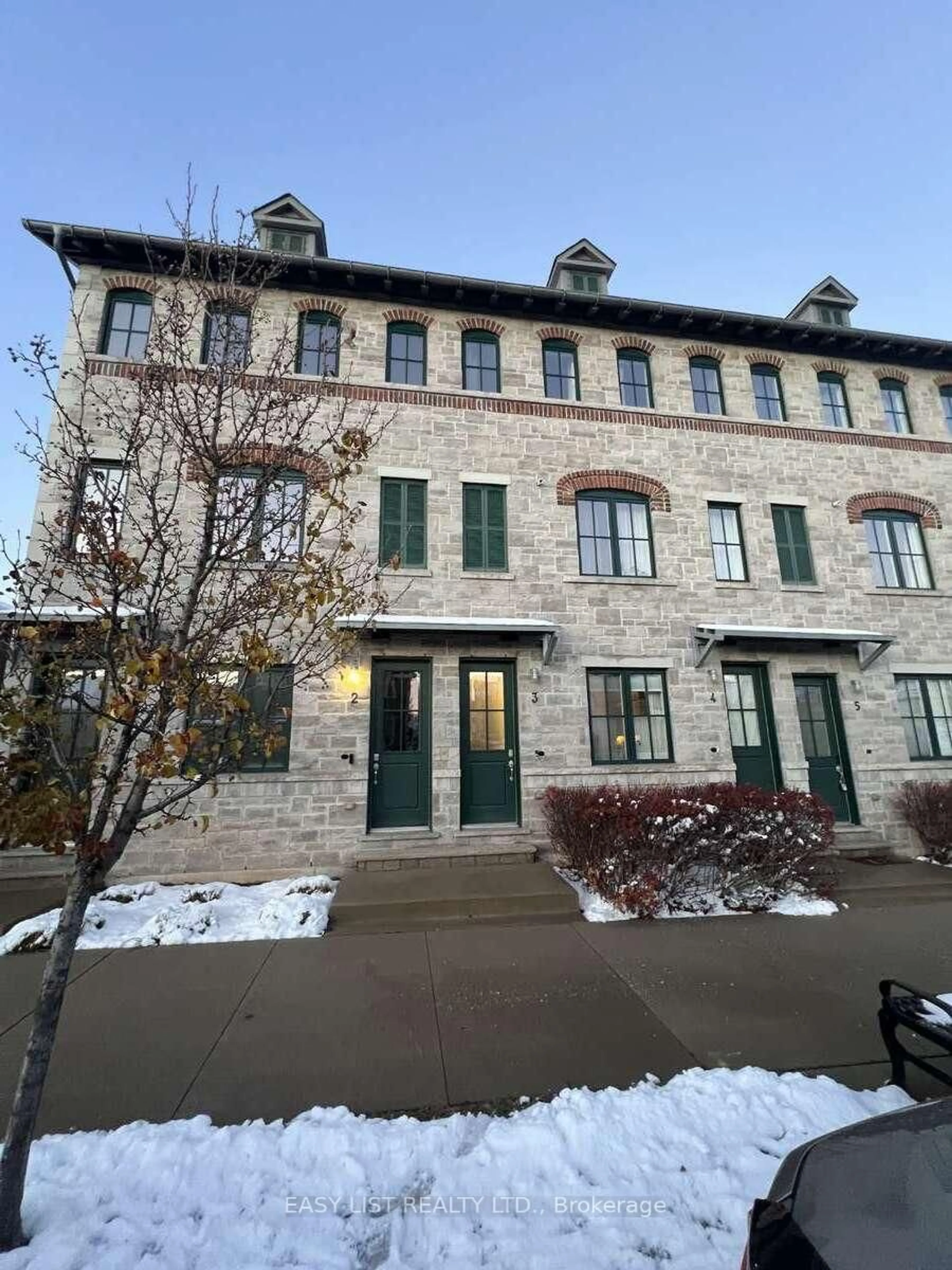 Unknown for 290 Barton St #3, Hamilton Ontario L8R 3P3