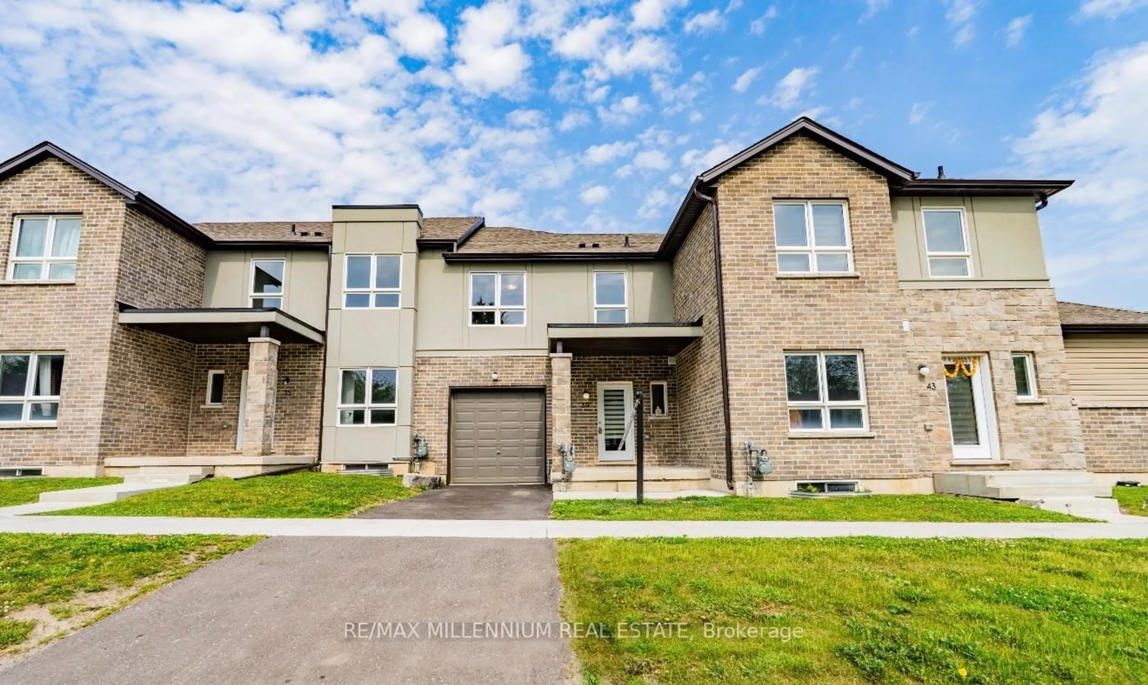 Home with brick exterior material, street for 39 Perenack Ave, Welland Ontario L3C 0J2