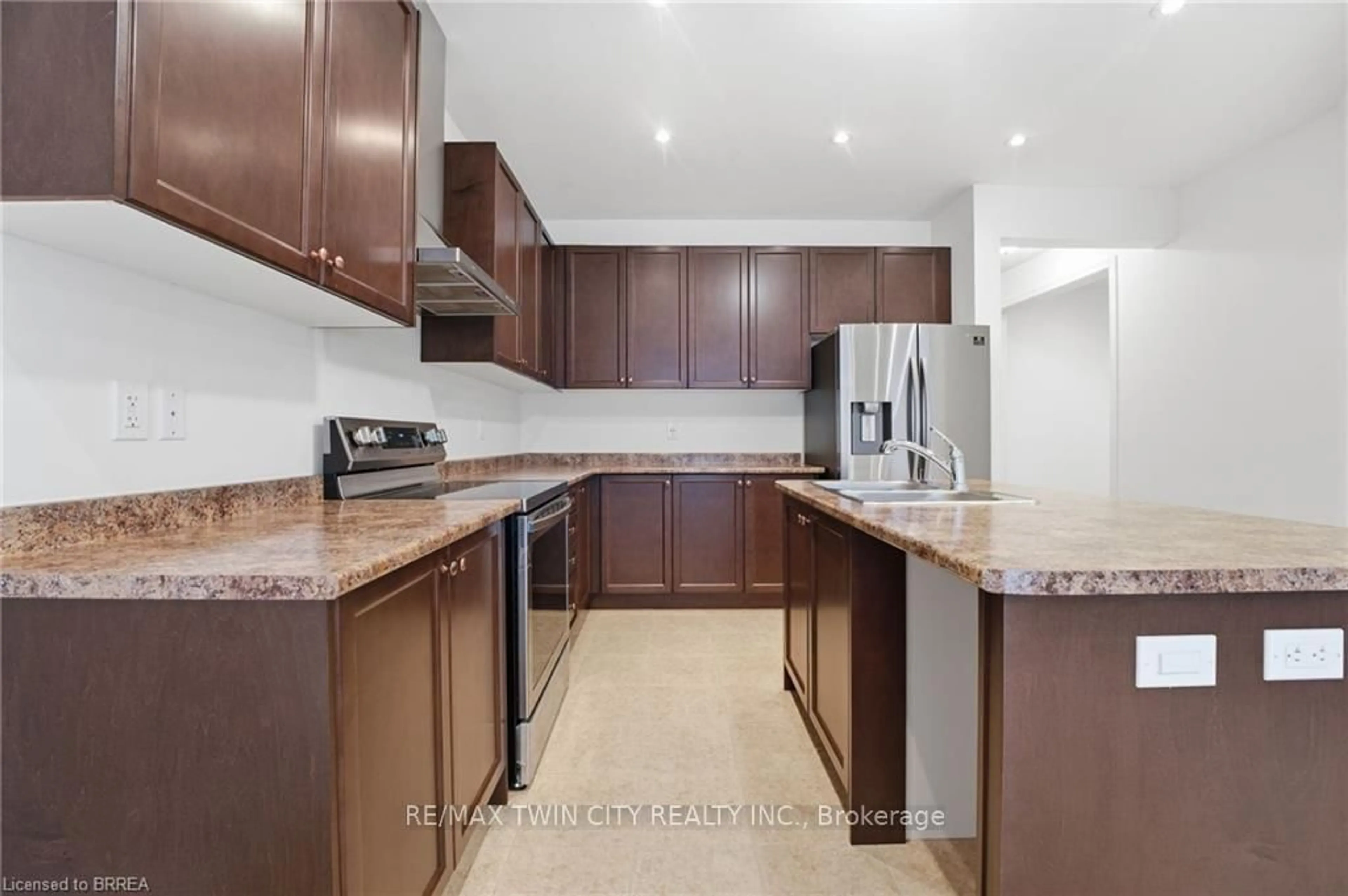 Standard kitchen, unknown for 106 Barlow Pl, Brant Ontario N3L 0G8
