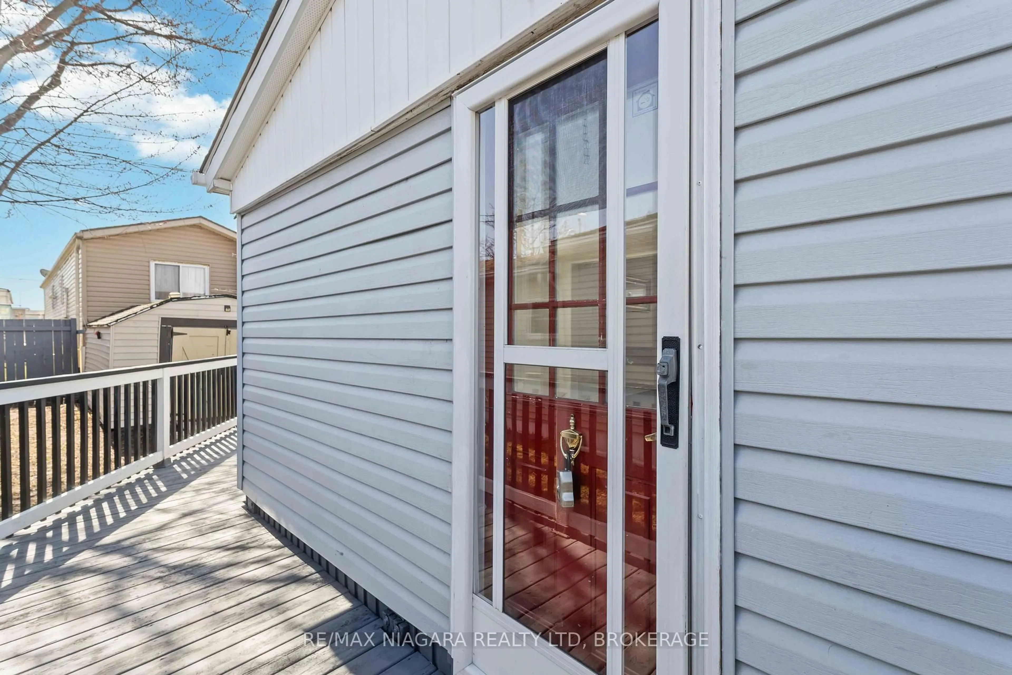 Home with vinyl exterior material, street for 2175 MEWBURN Rd #21, Niagara Falls Ontario L2E 6S4