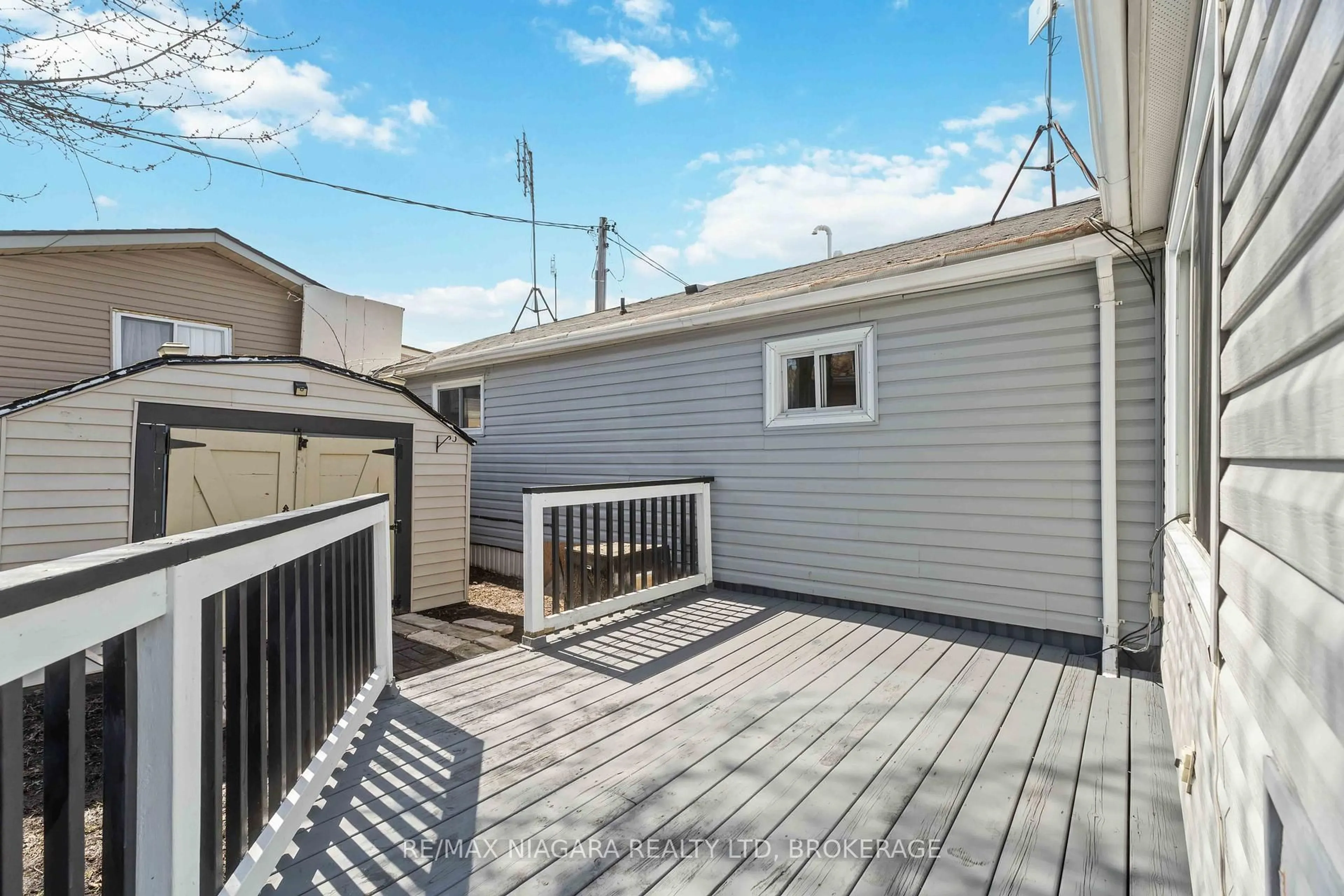 Patio, street for 2175 MEWBURN Rd #21, Niagara Falls Ontario L2E 6S4