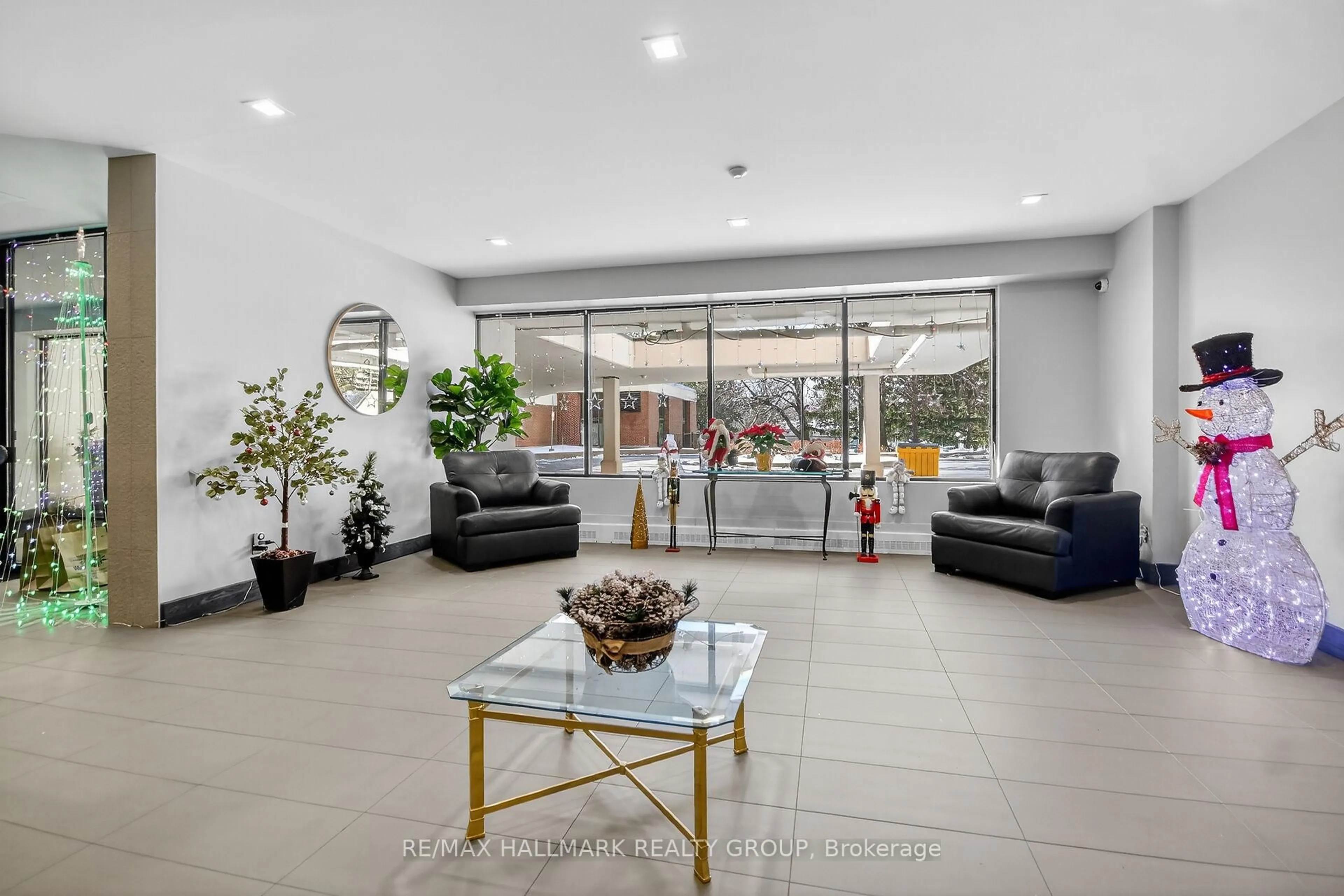 Lobby for 665 Bathgate Dr #1001, Ottawa Ontario K1K 3Y4