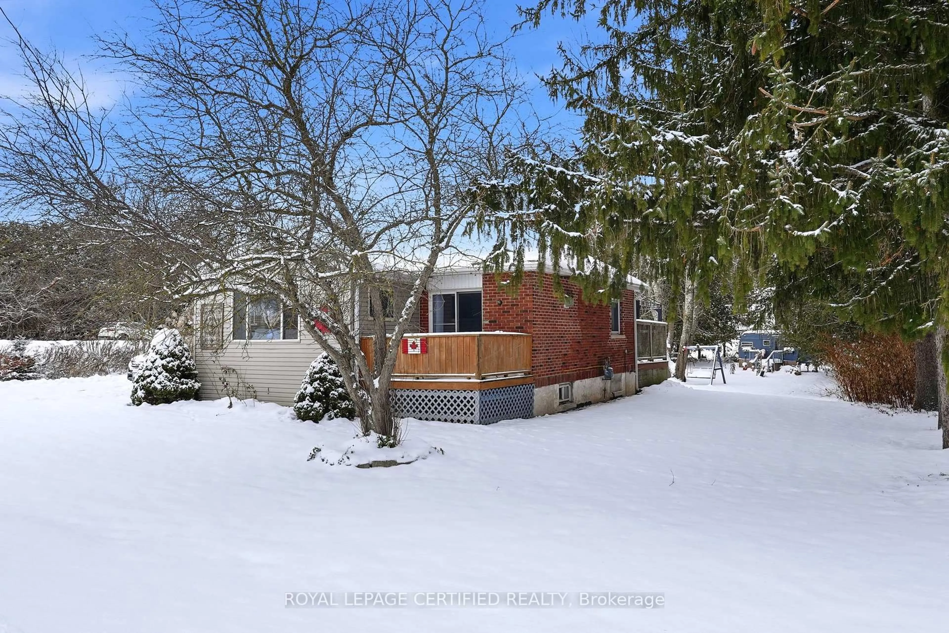 Patio, street for 883 7th Ave, Hanover Ontario N4N 2K3