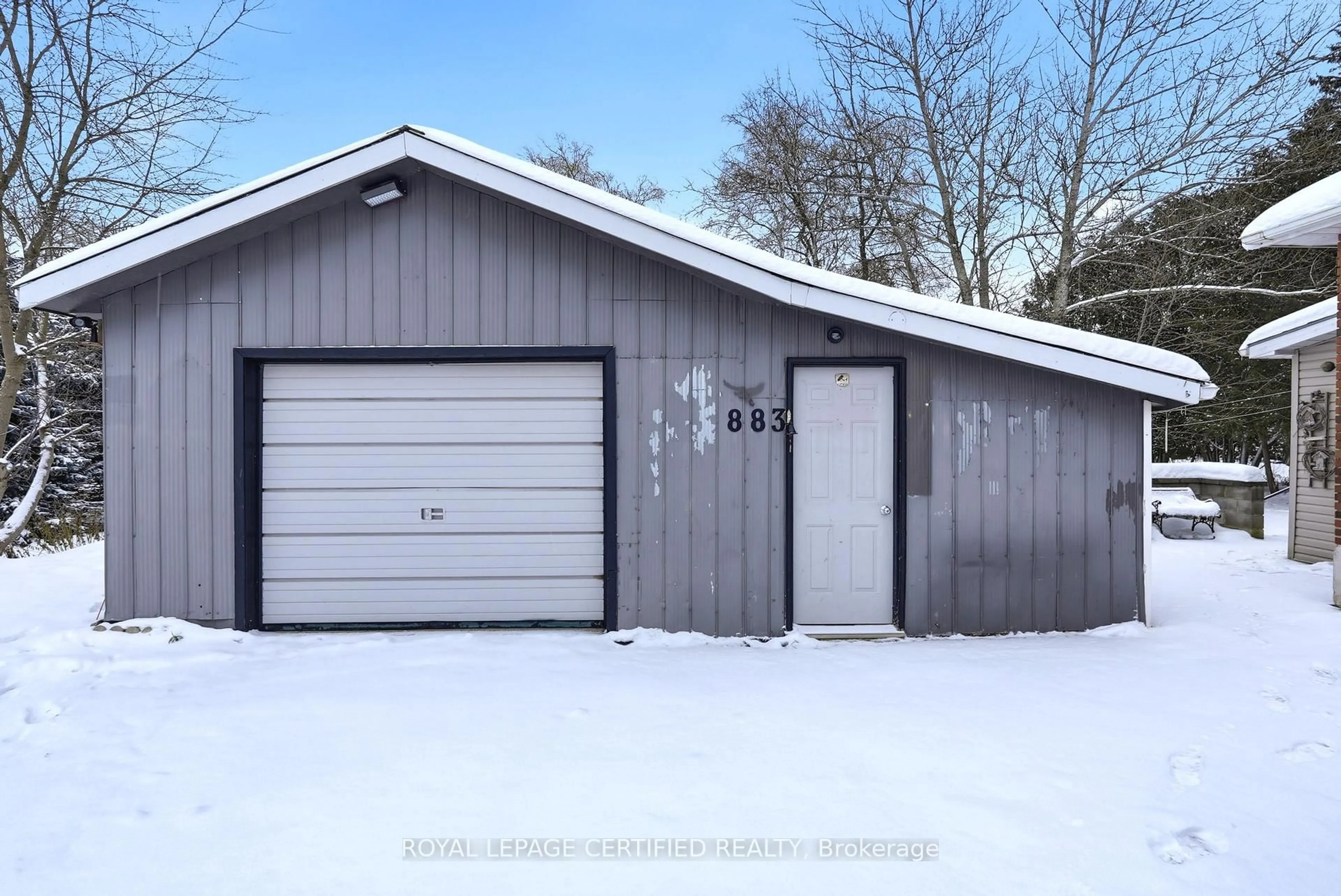 Indoor garage for 883 7th Ave, Hanover Ontario N4N 2K3