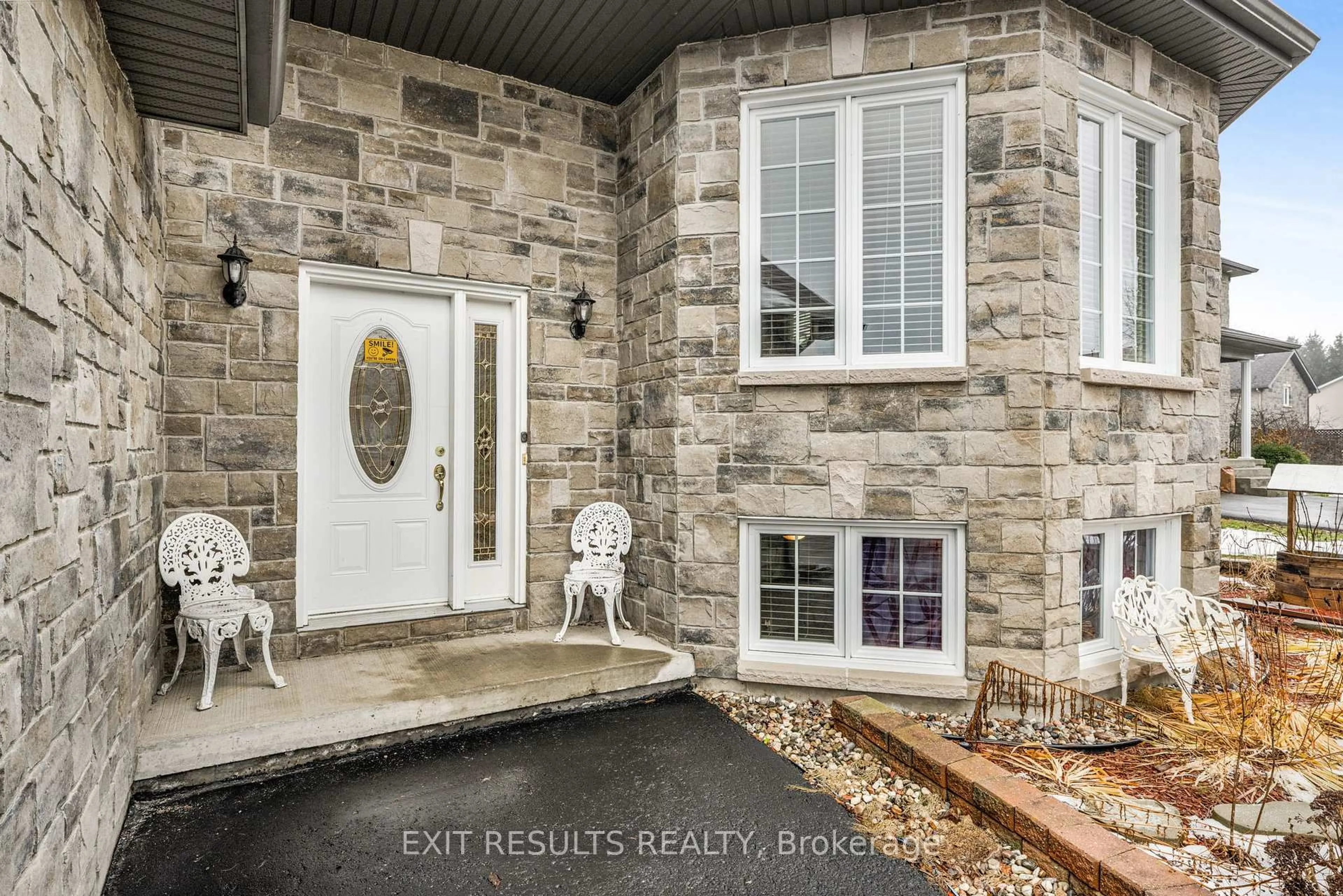 Indoor entryway for 56 Brisson St, The Nation Ontario K0A 2M0