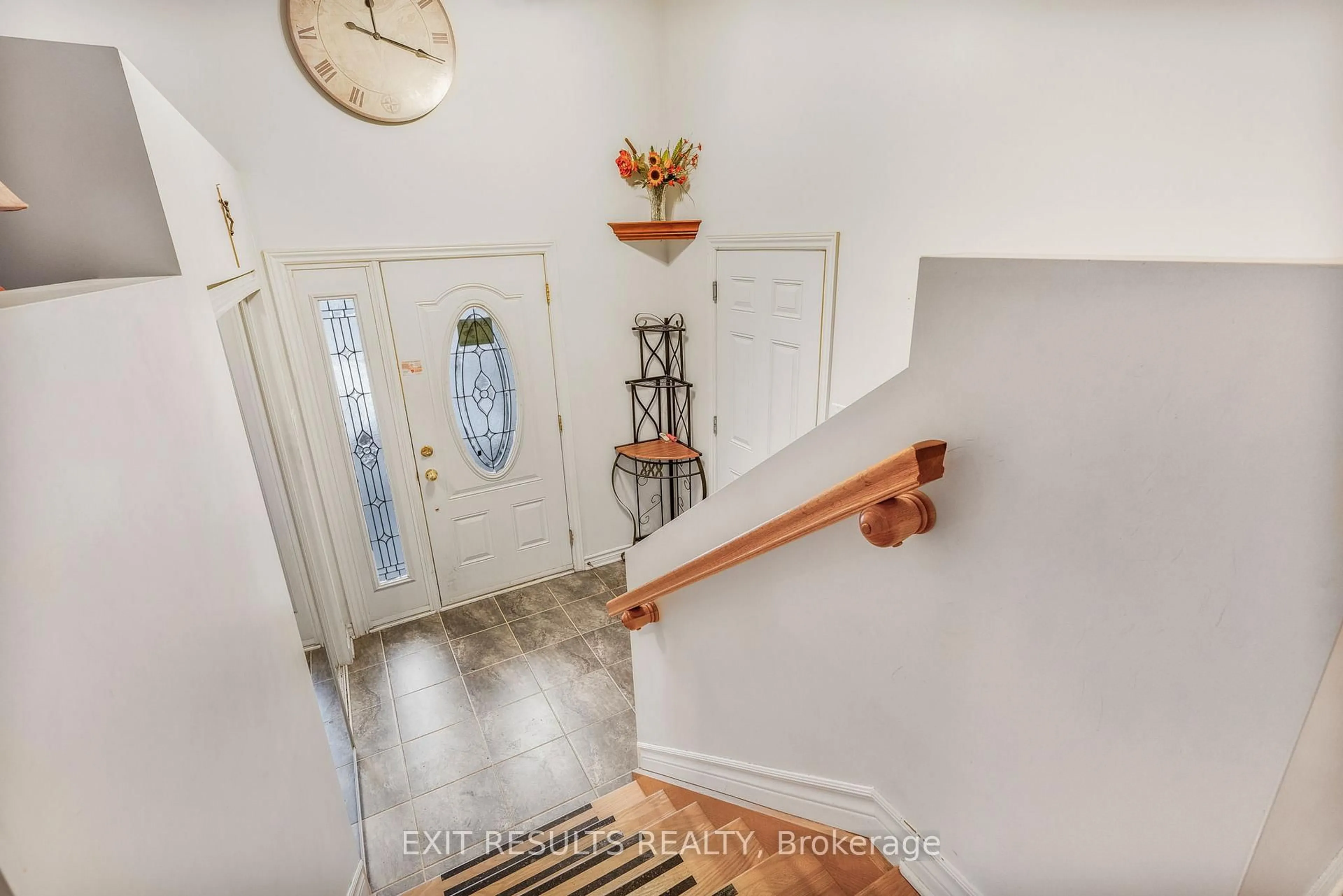 Indoor entryway for 56 Brisson St, The Nation Ontario K0A 2M0