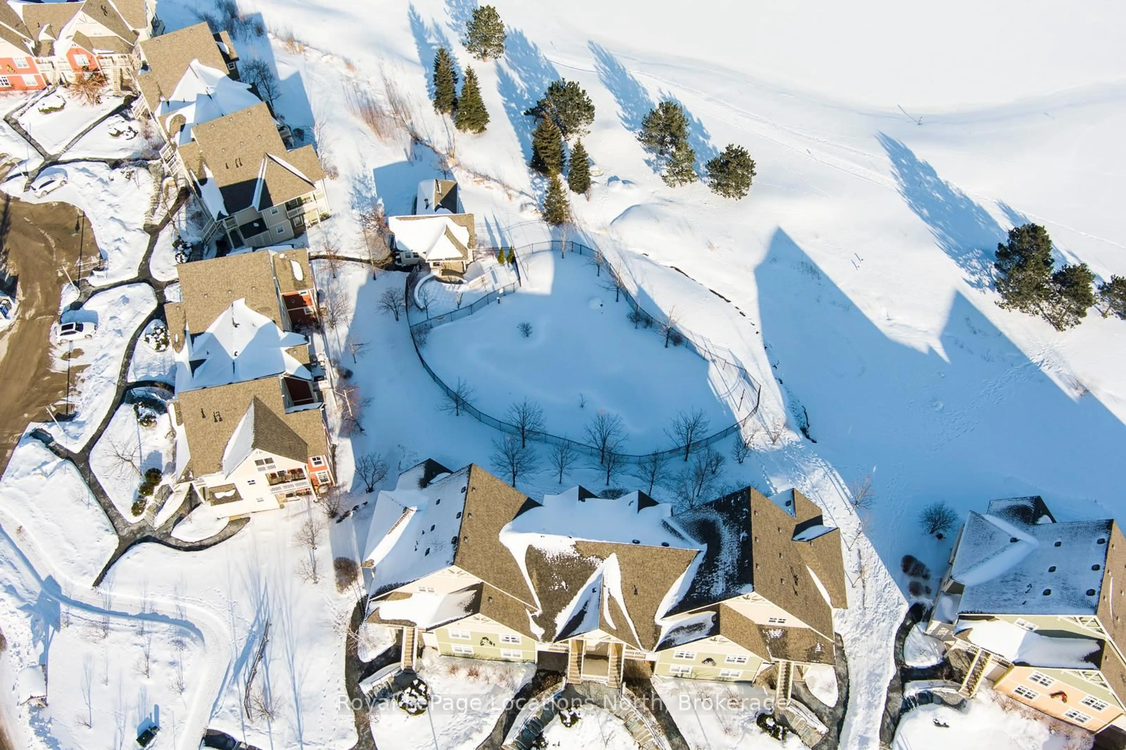 Unknown for 125 FAIRWAY Crt #221, Blue Mountains Ontario L9Y 0P8