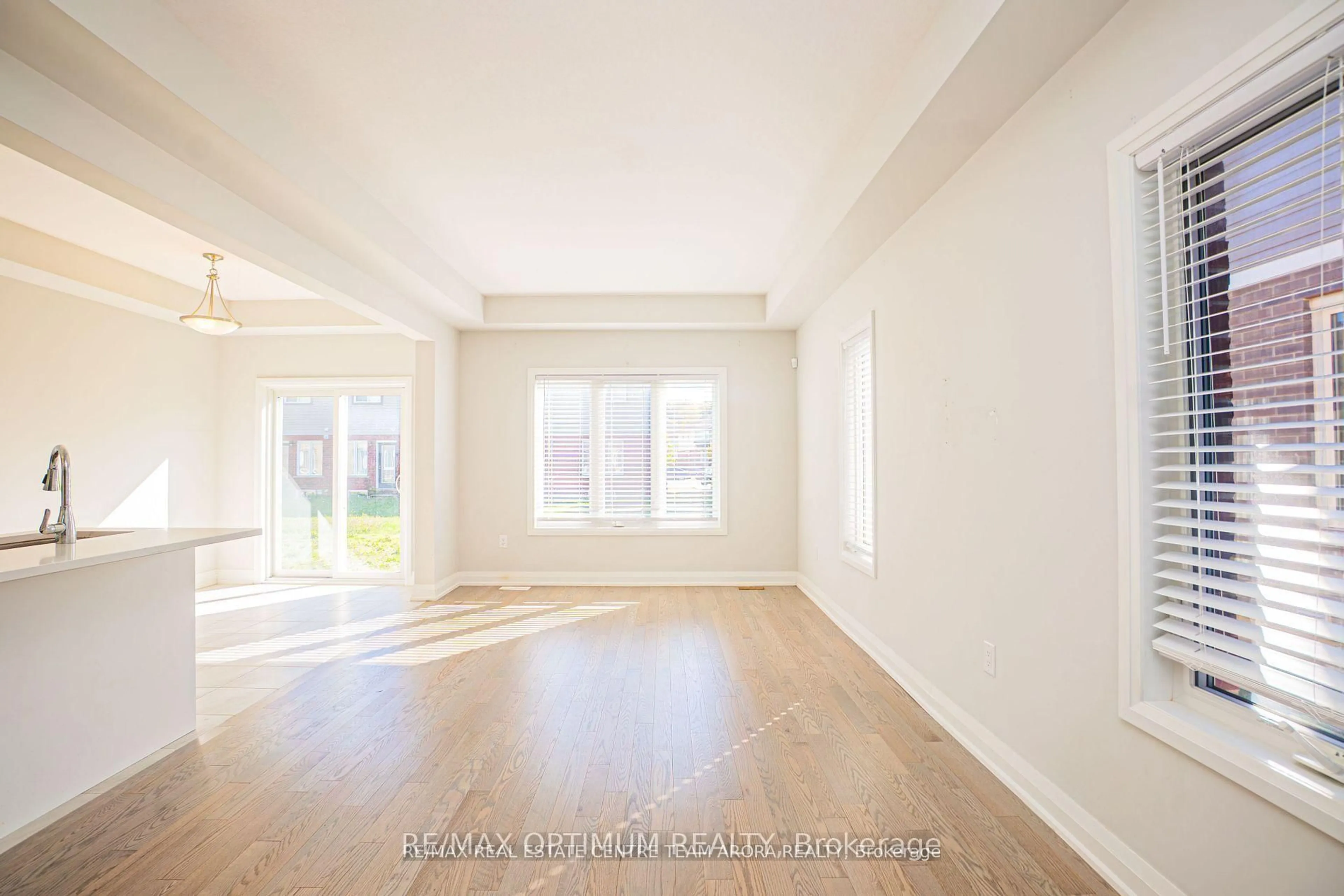 A pic of a room for 112 Bur Oak Dr, Thorold Ontario L2V 0L8