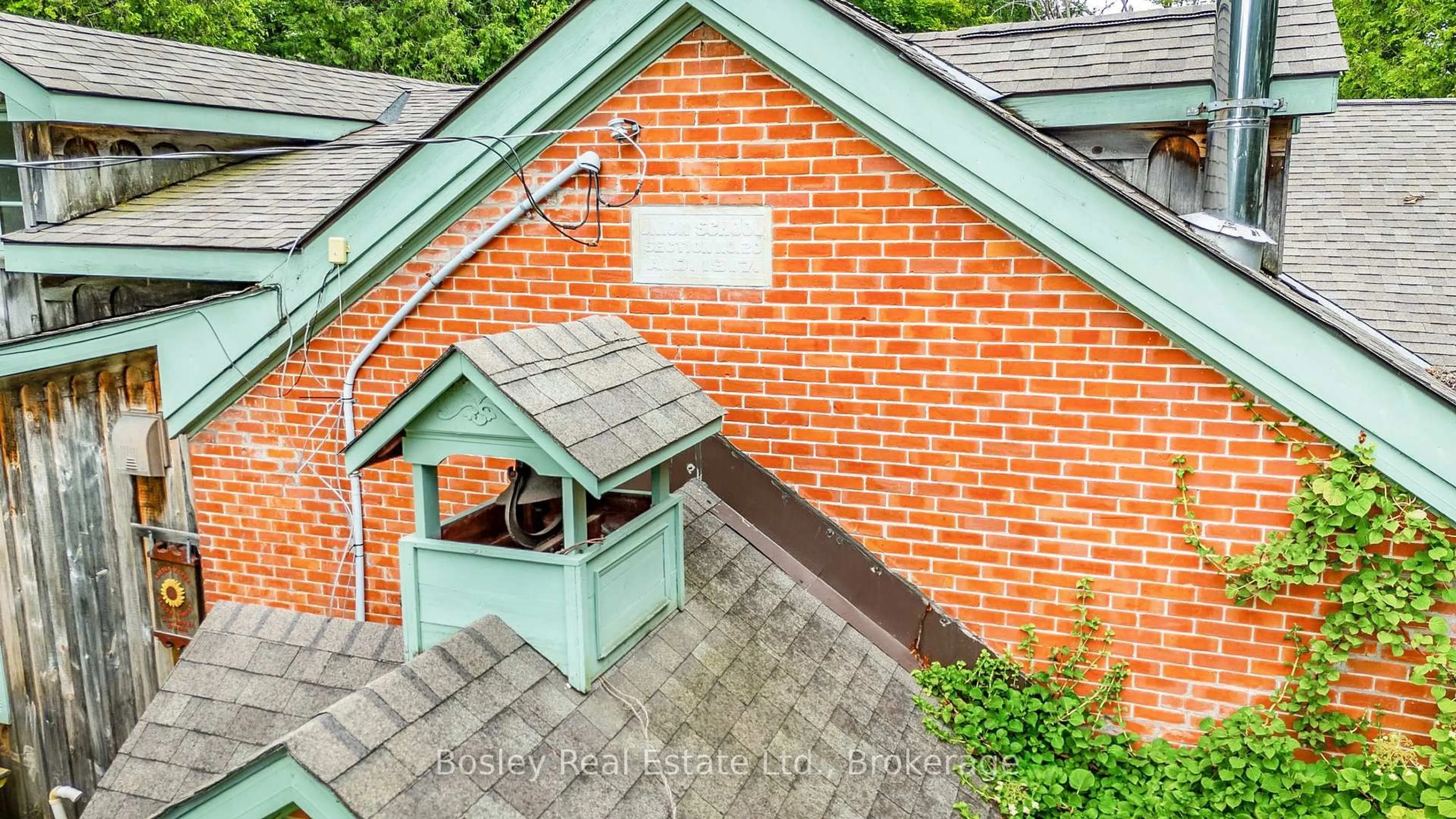 A pic from outside/outdoor area/front of a property/back of a property/a pic from drone, building for 355276 The Blue Mountains Euphrasia Townline, Blue Mountains Ontario N0H 1J0