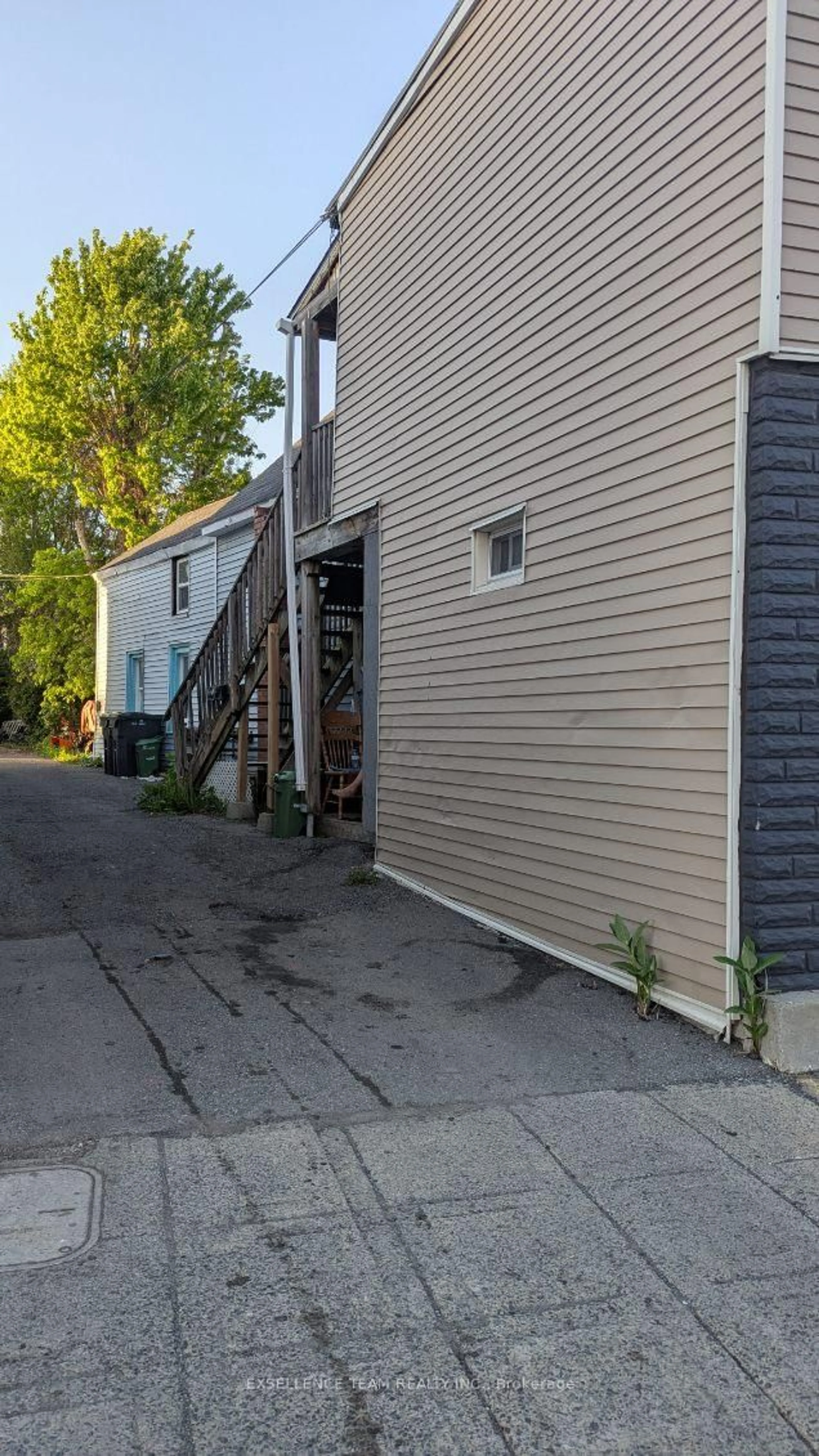 Unknown for 166 Montreal Rd, Cornwall Ontario K6H 1B3