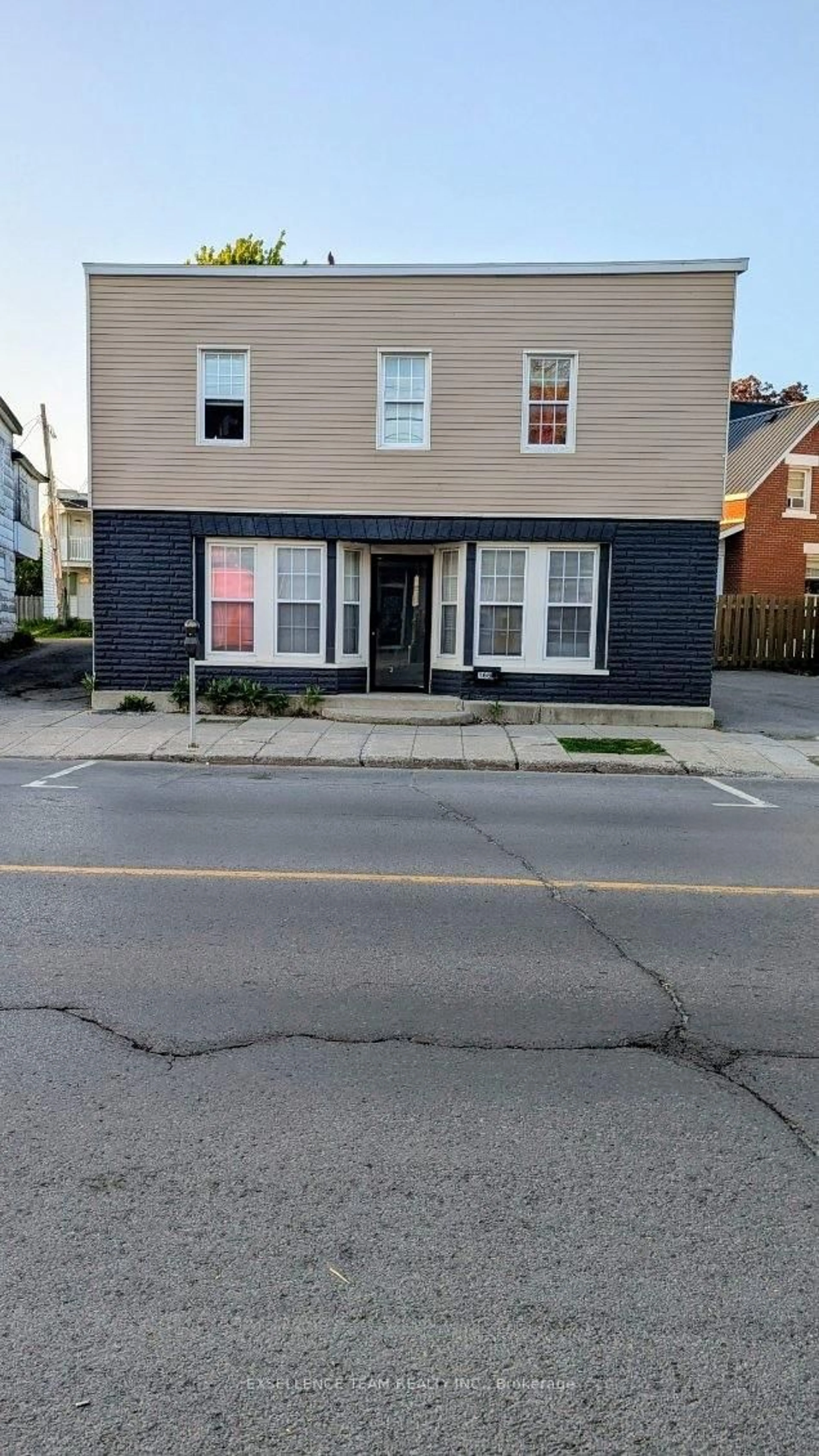 Unknown for 166 Montreal Rd, Cornwall Ontario K6H 1B3