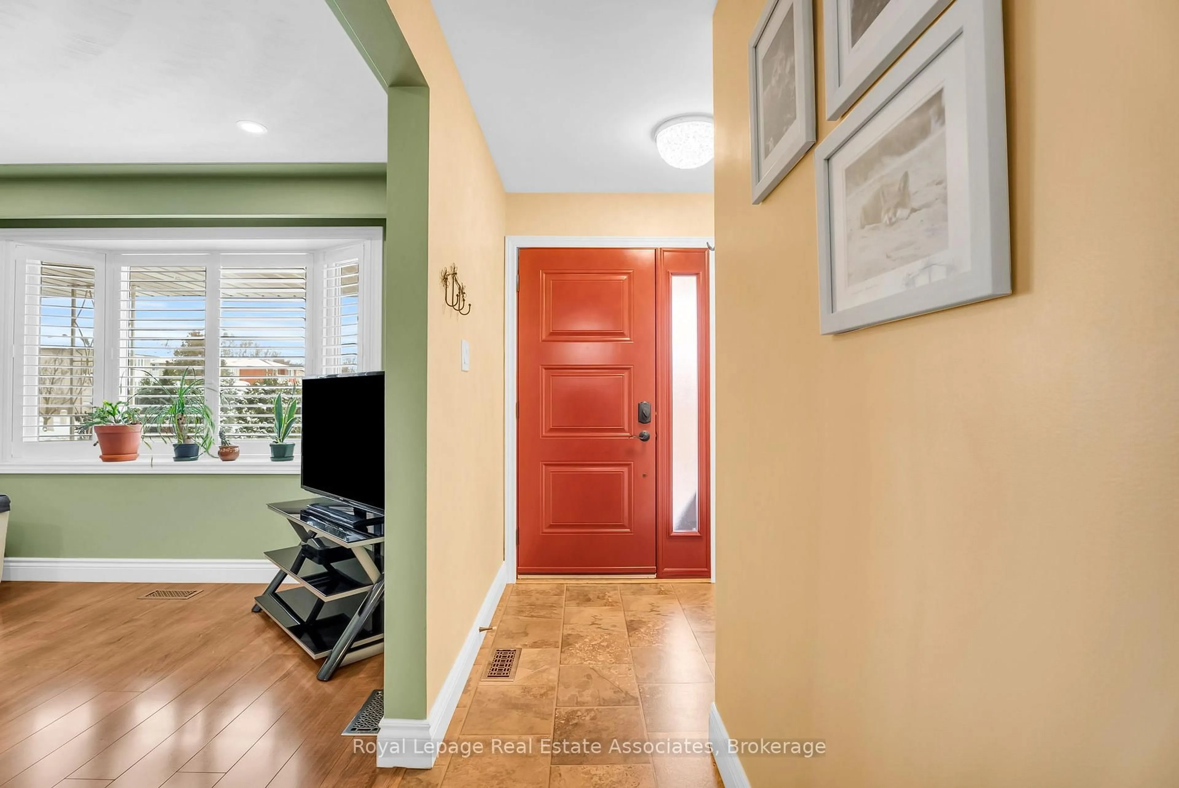 Indoor entryway for 12 Carnaby Cres, Kitchener Ontario N2A 1M7