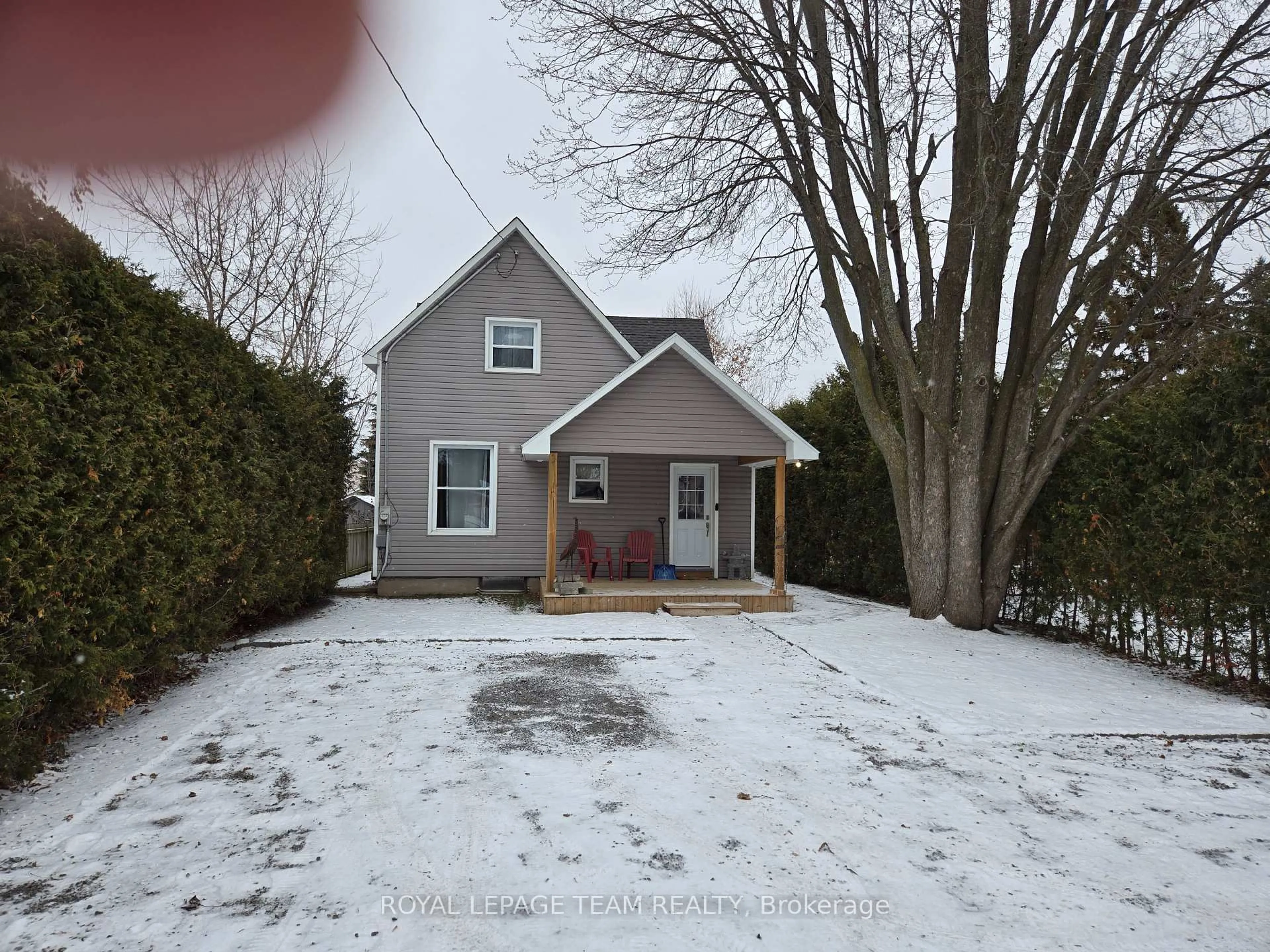 A pic from outside/outdoor area/front of a property/back of a property/a pic from drone, street for 189 Napoleon St, Carleton Place Ontario K7C 2W8