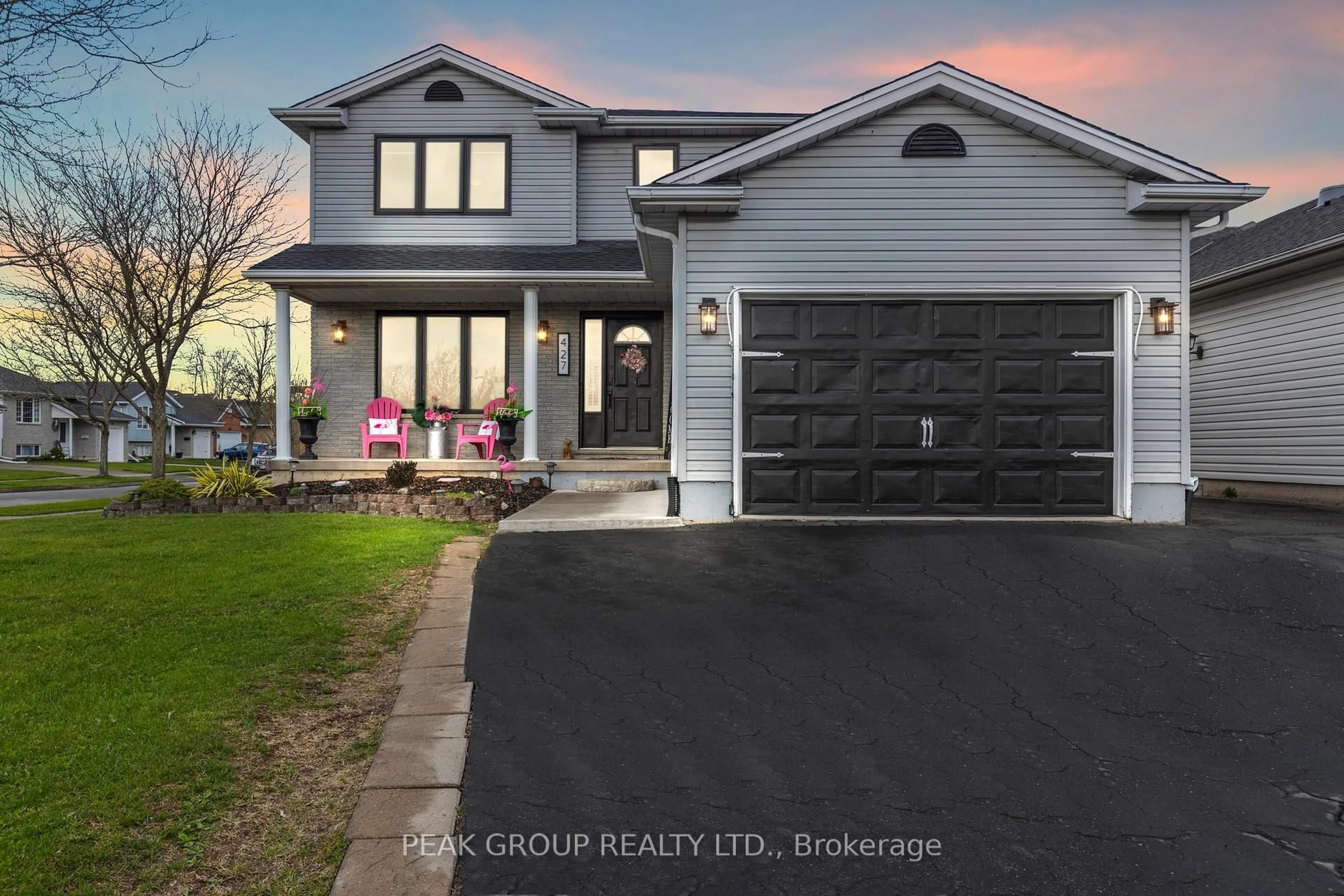 Home with vinyl exterior material, street for 427 Trillium Ave, Welland Ontario L3C 7H1