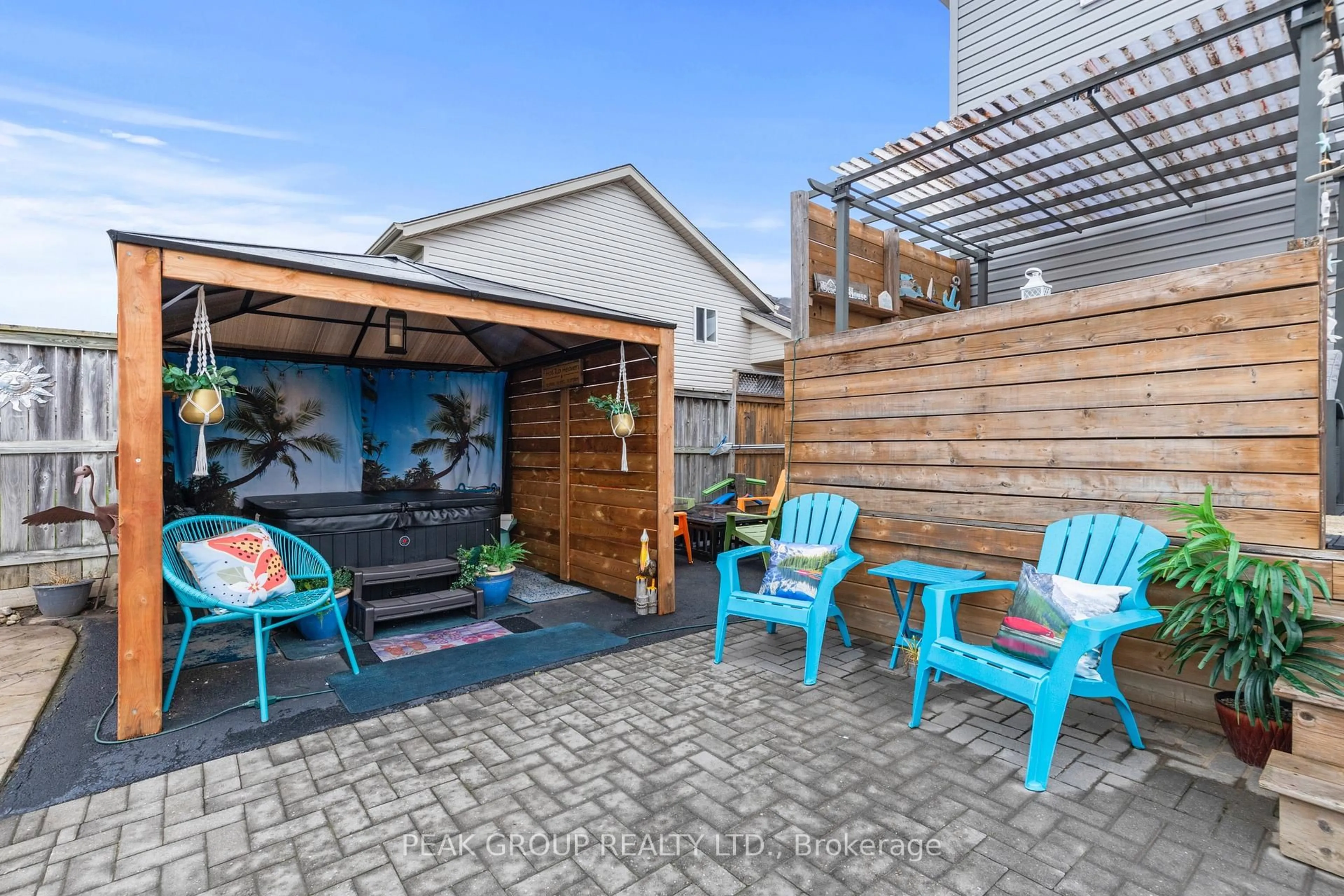 Patio, street for 427 Trillium Ave, Welland Ontario L3C 7H1