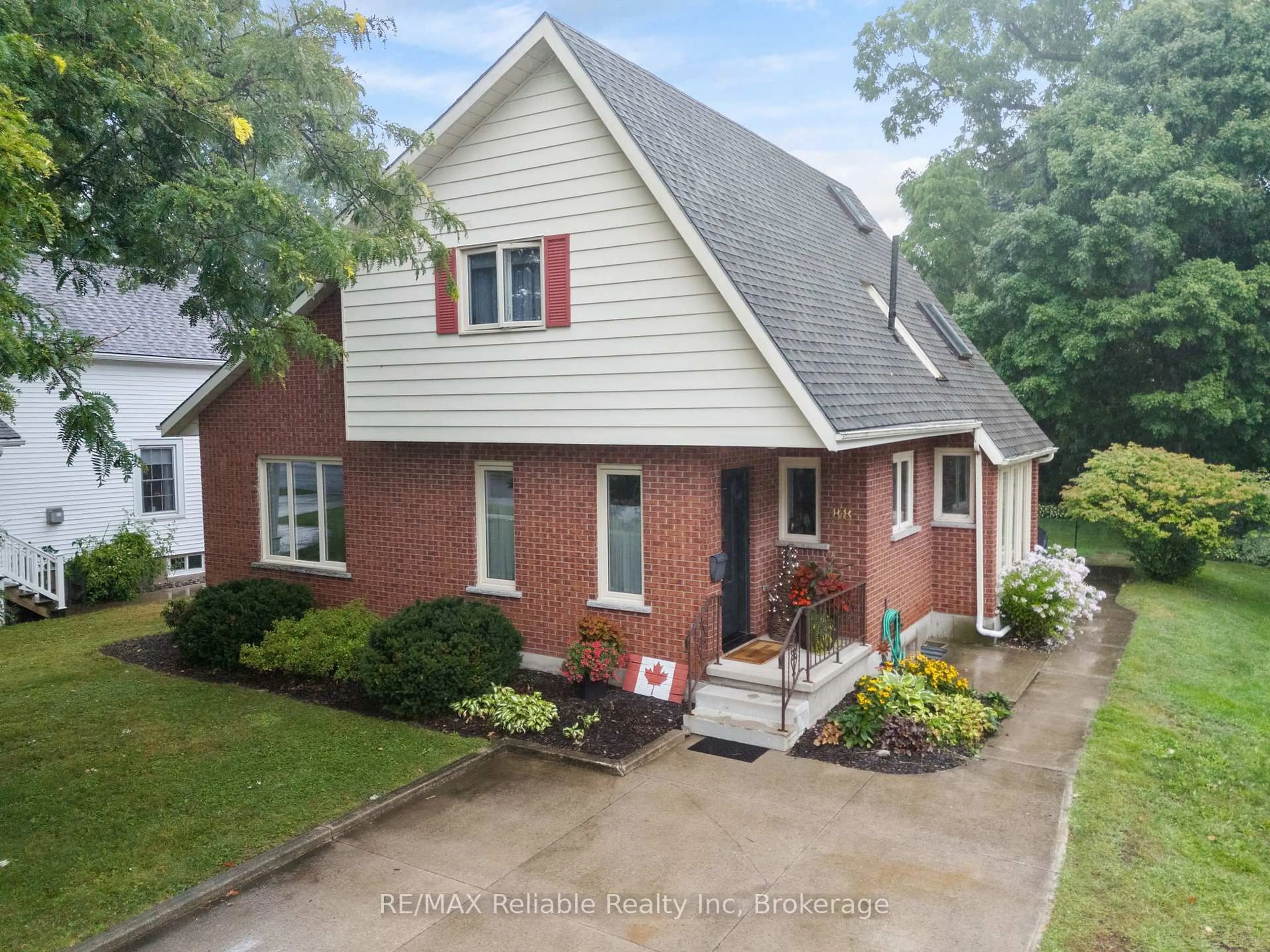 Unknown for 88 East William St, Huron East Ontario N0K 1W0