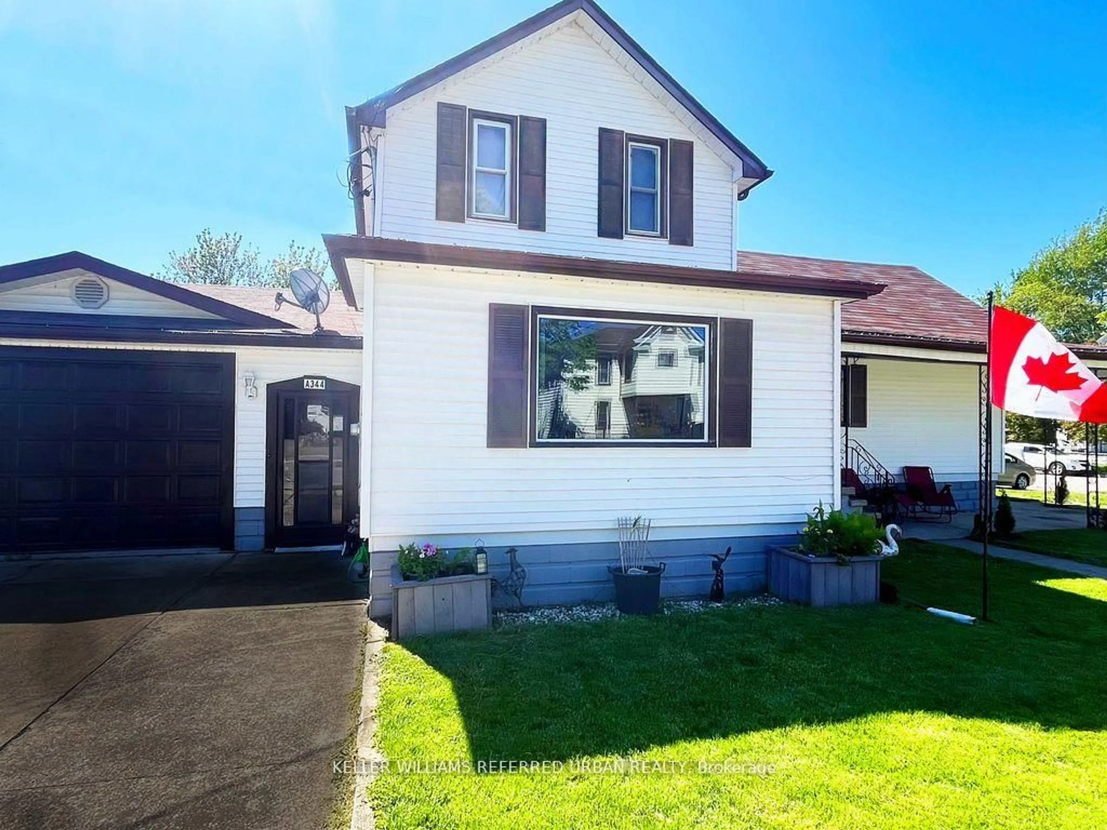 Home with vinyl exterior material, street for 344 Fares St, Port Colborne Ontario L3K 1X1
