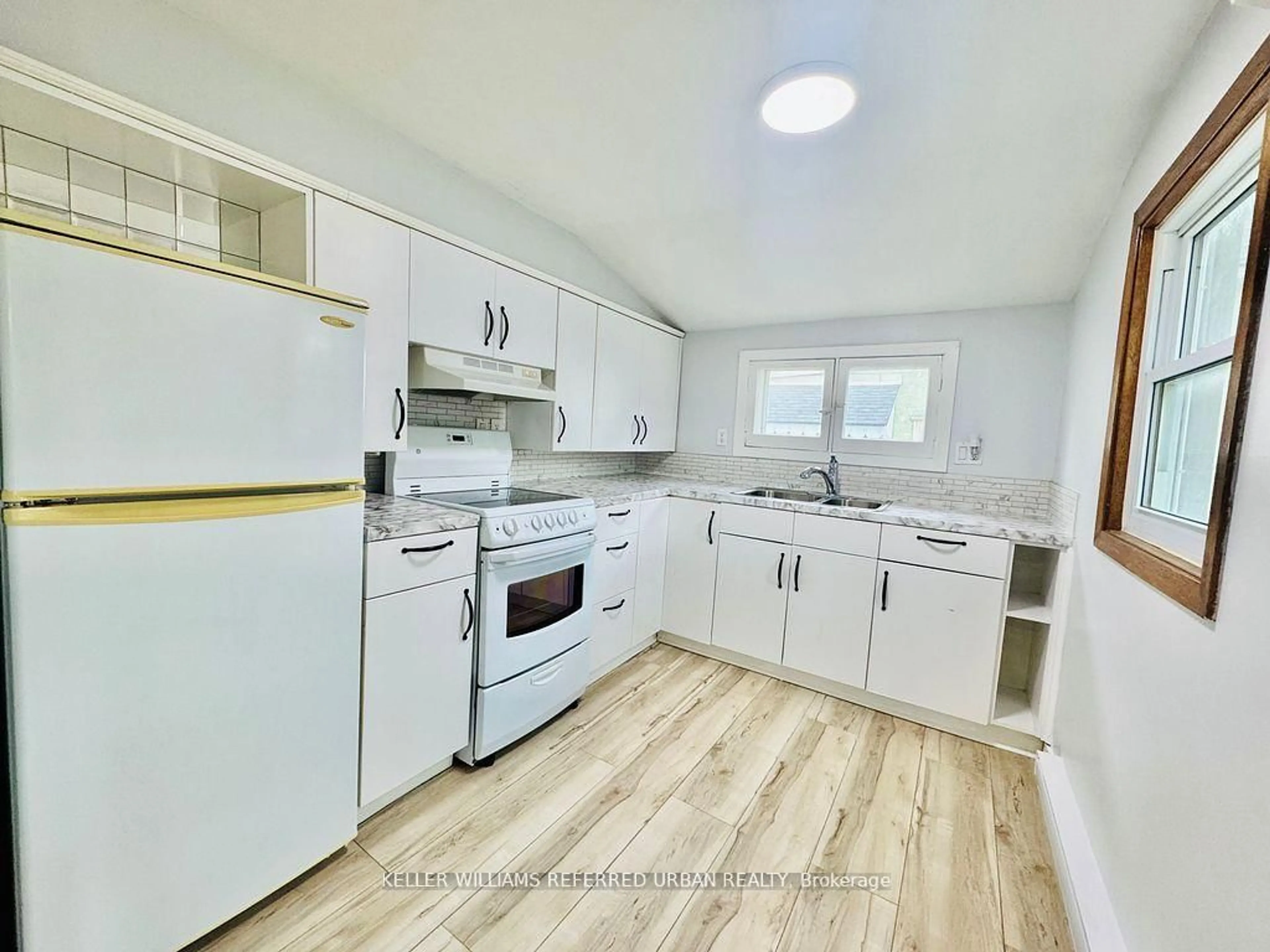 Standard kitchen, unknown for 344 Fares St, Port Colborne Ontario L3K 1X1