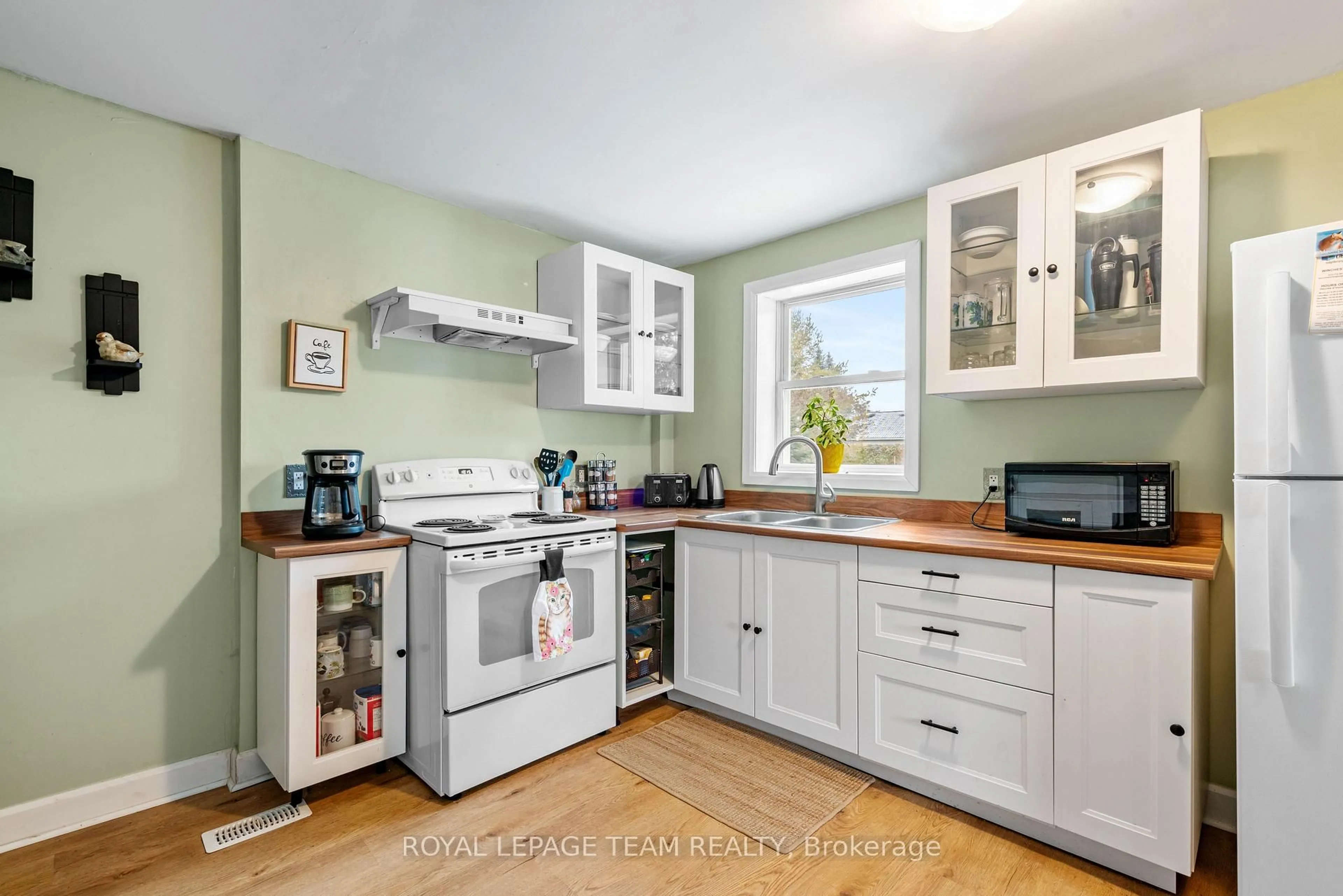 Unknown for 11509 Queen St, North Dundas Ontario K0E 1J0