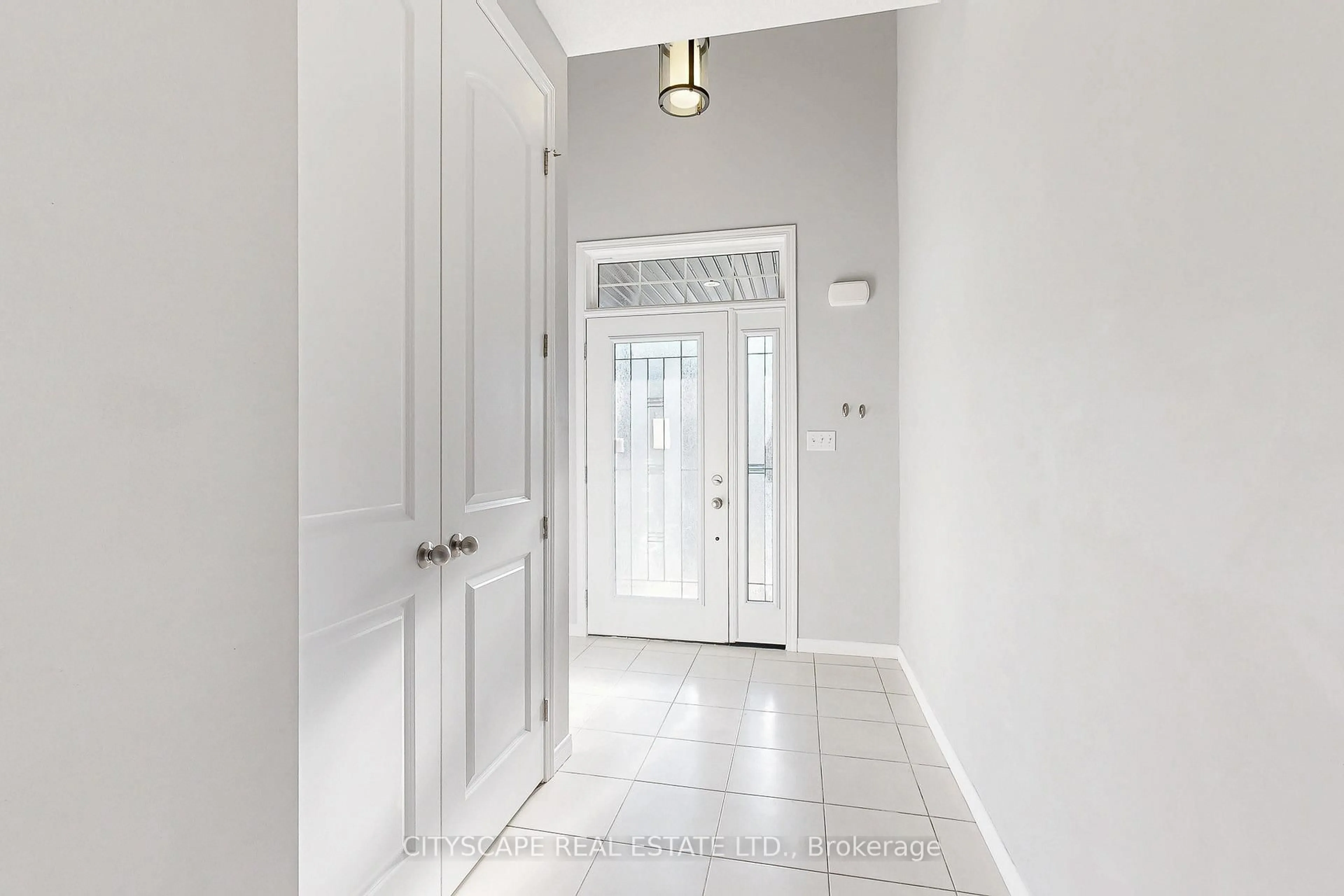 Indoor entryway for 274 Buttonbush St, Waterloo Ontario N2V 0B4