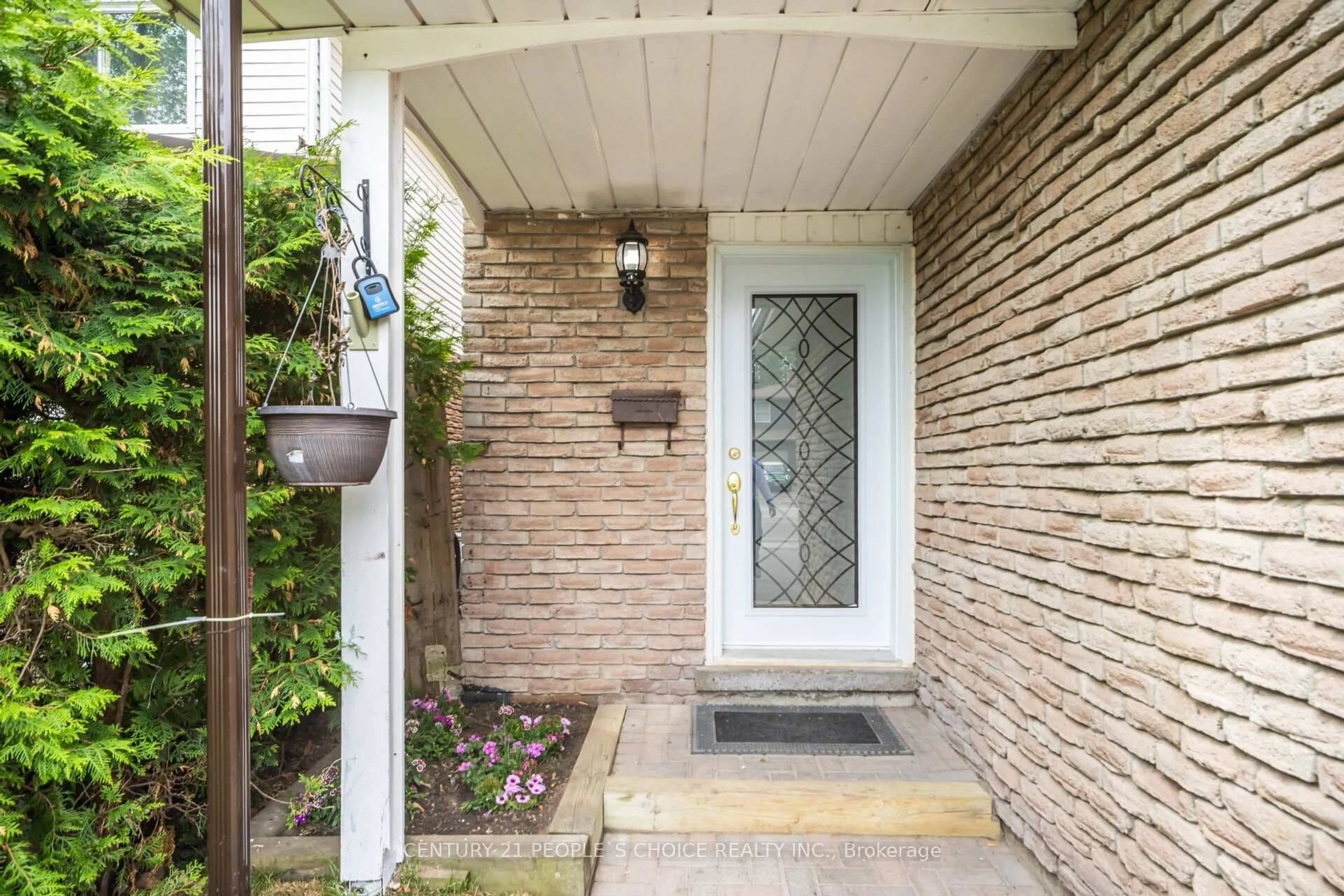 Unknown for 106 QUEENSDALE Cres, Guelph Ontario N1H 6W3