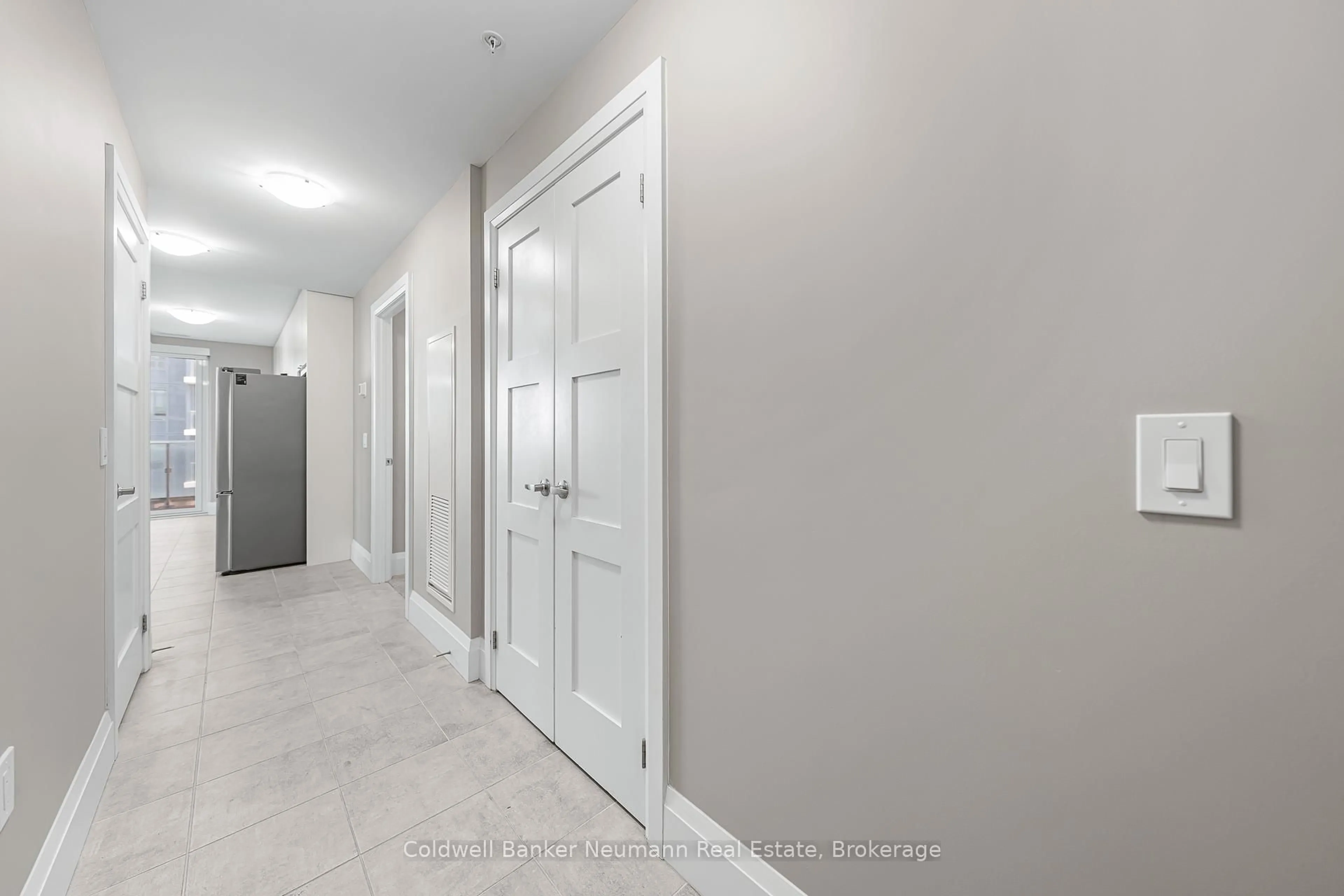 Indoor entryway for 73 Arthur St #802, Guelph Ontario N1E 0S6