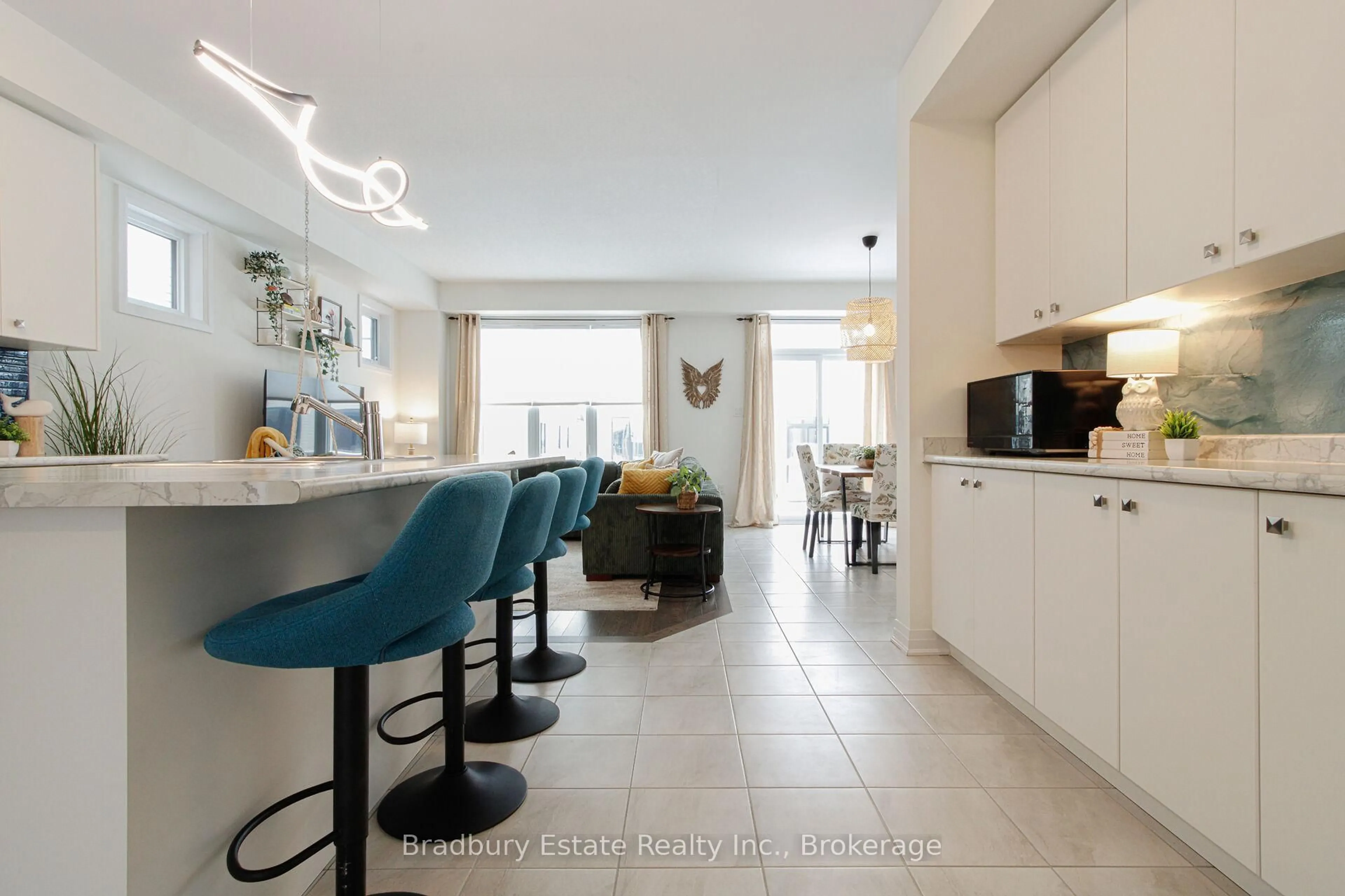 Open concept kitchen, ceramic/tile floor for 69 Masters St, Welland Ontario N3B 0N4