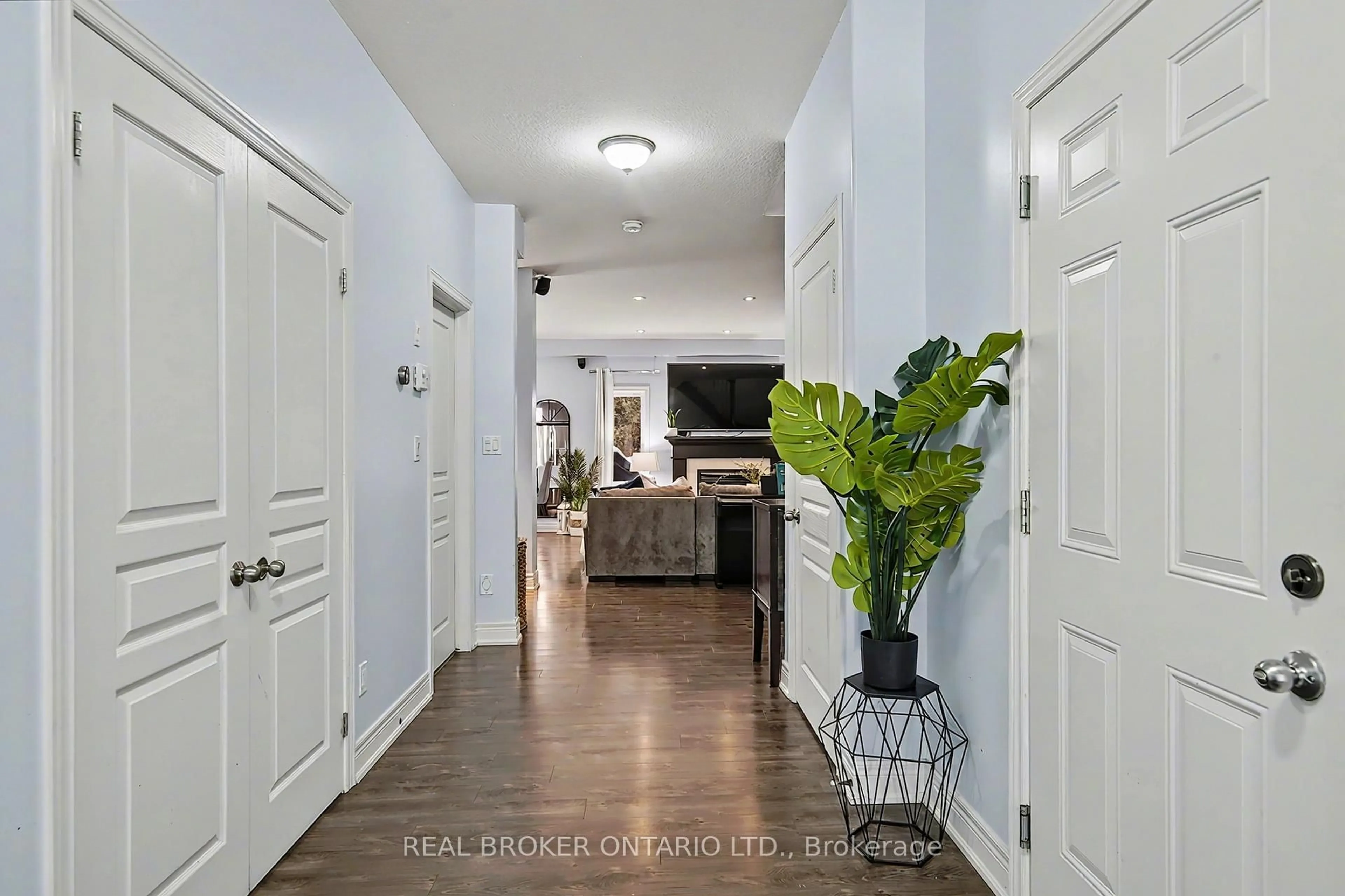 Indoor entryway for 219 Walker St, Cambridge Ontario N3C 2C4
