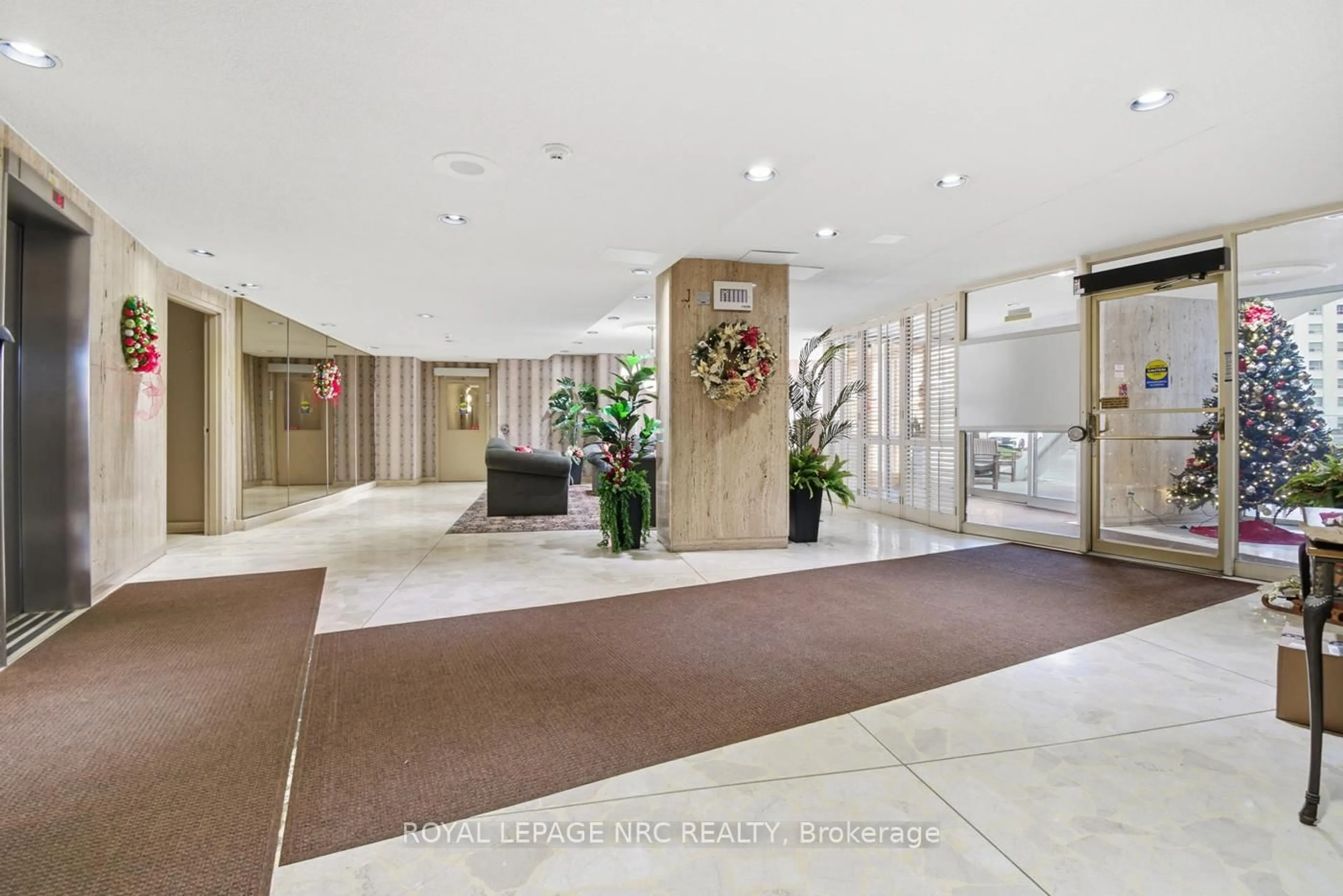 Indoor foyer for 15 Towering Heights Blvd #710, St. Catharines Ontario L2T 3G7