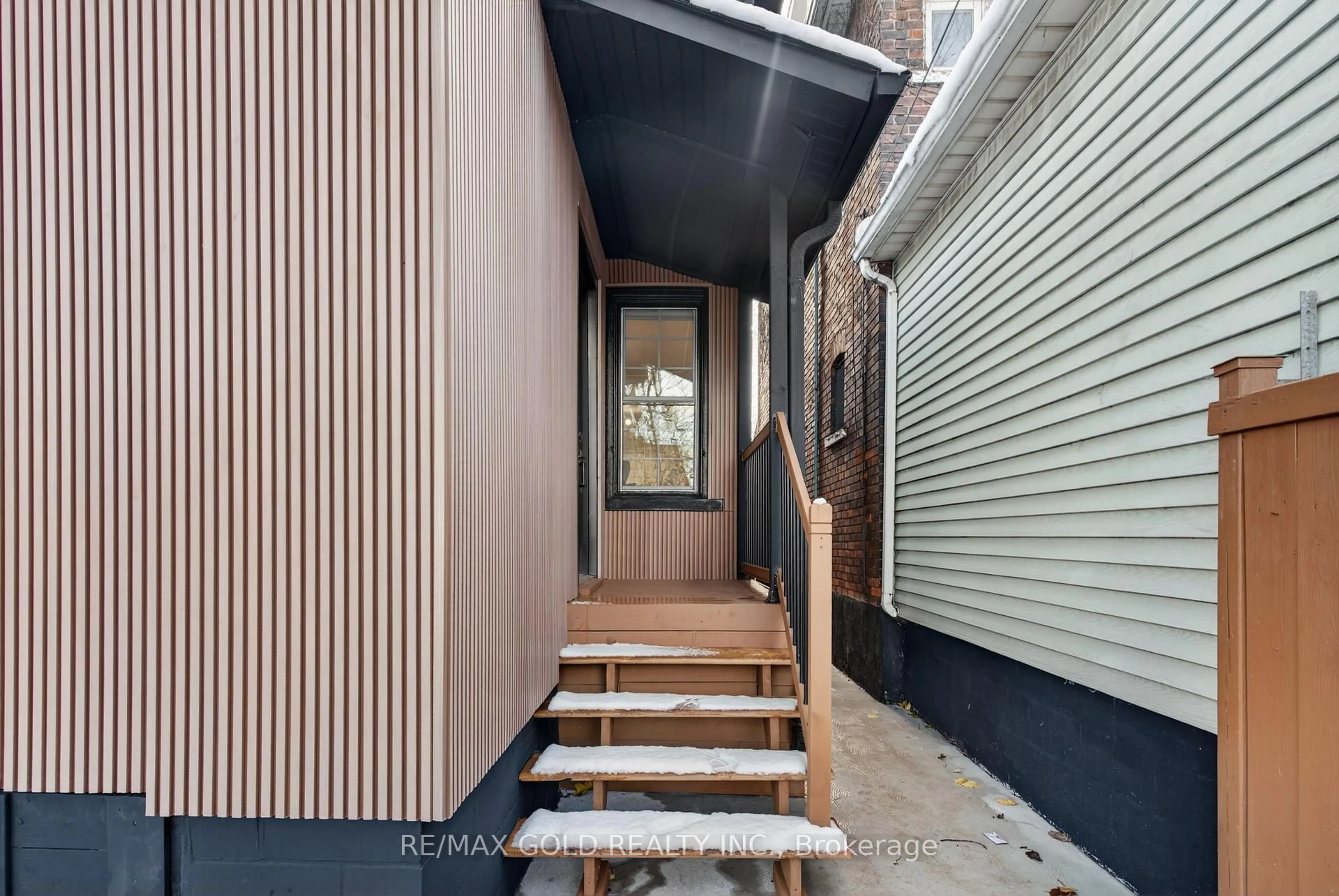 Unknown for 23 Edward St, Hamilton Ontario L8L 2V2