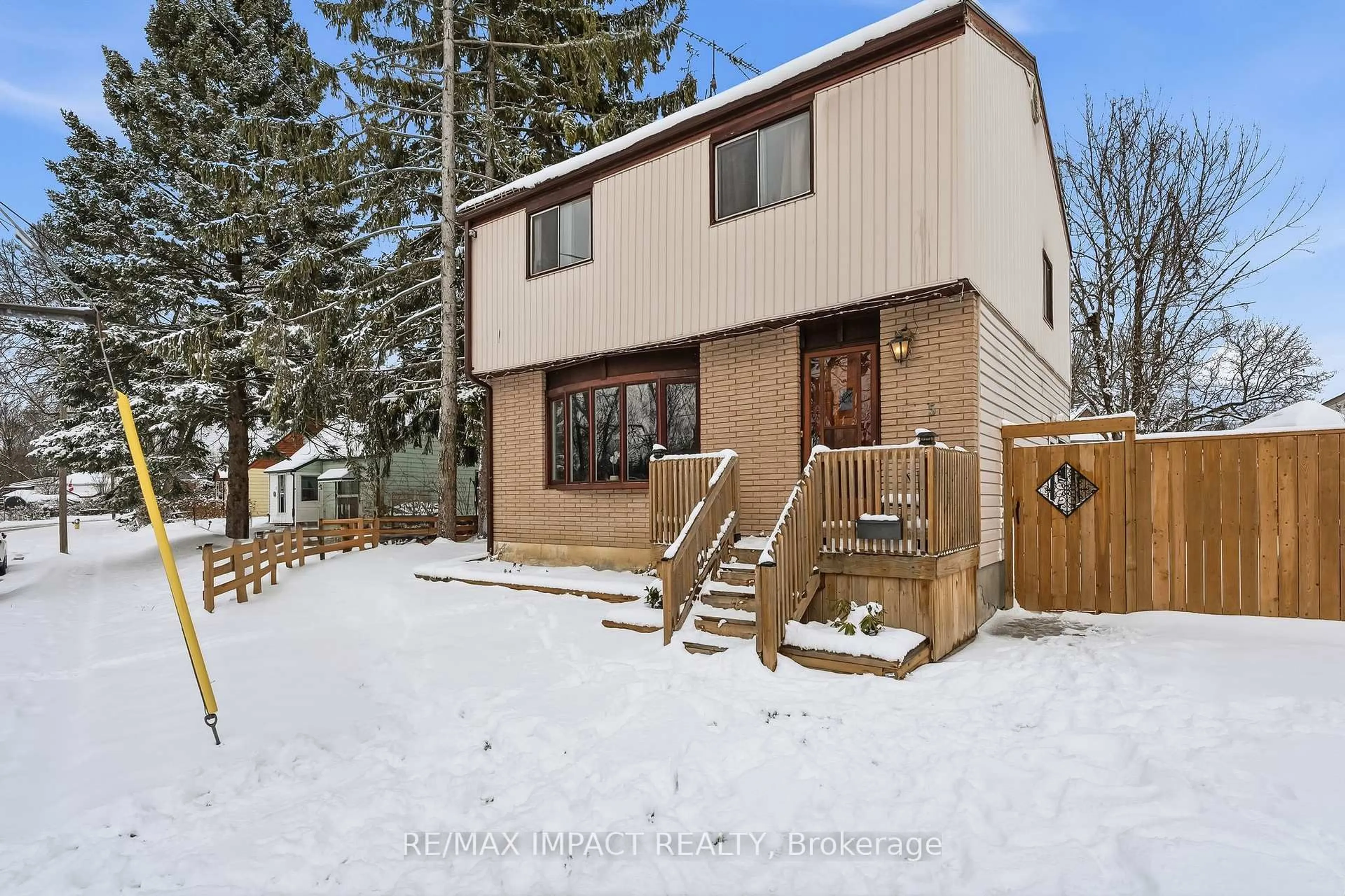 Unknown for 5 Martha St, Port Hope Ontario L1A 2Y3