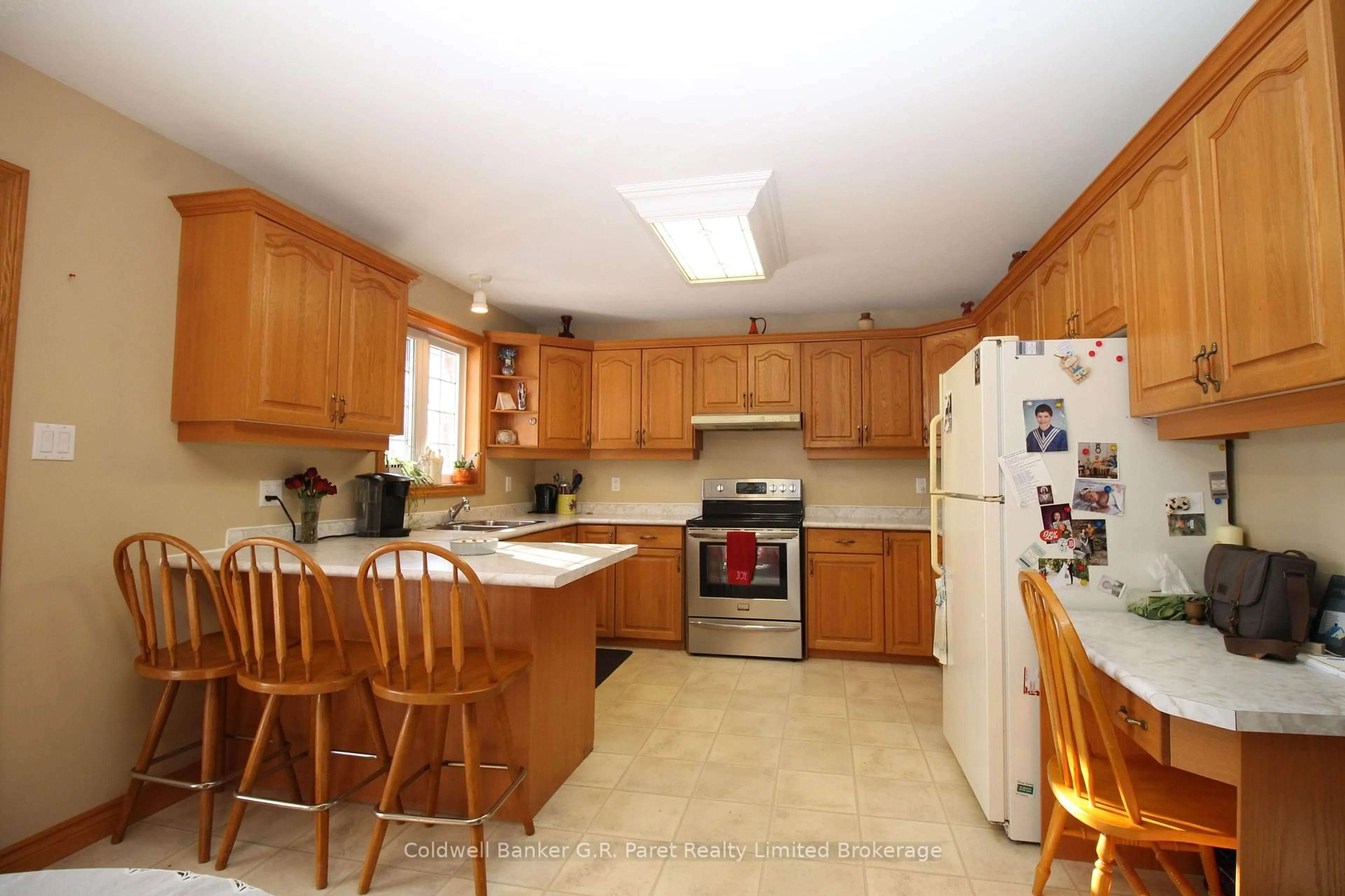 Standard kitchen, unknown for 105 Duchess Ave, Lucan Biddulph Ontario N0M 2J0