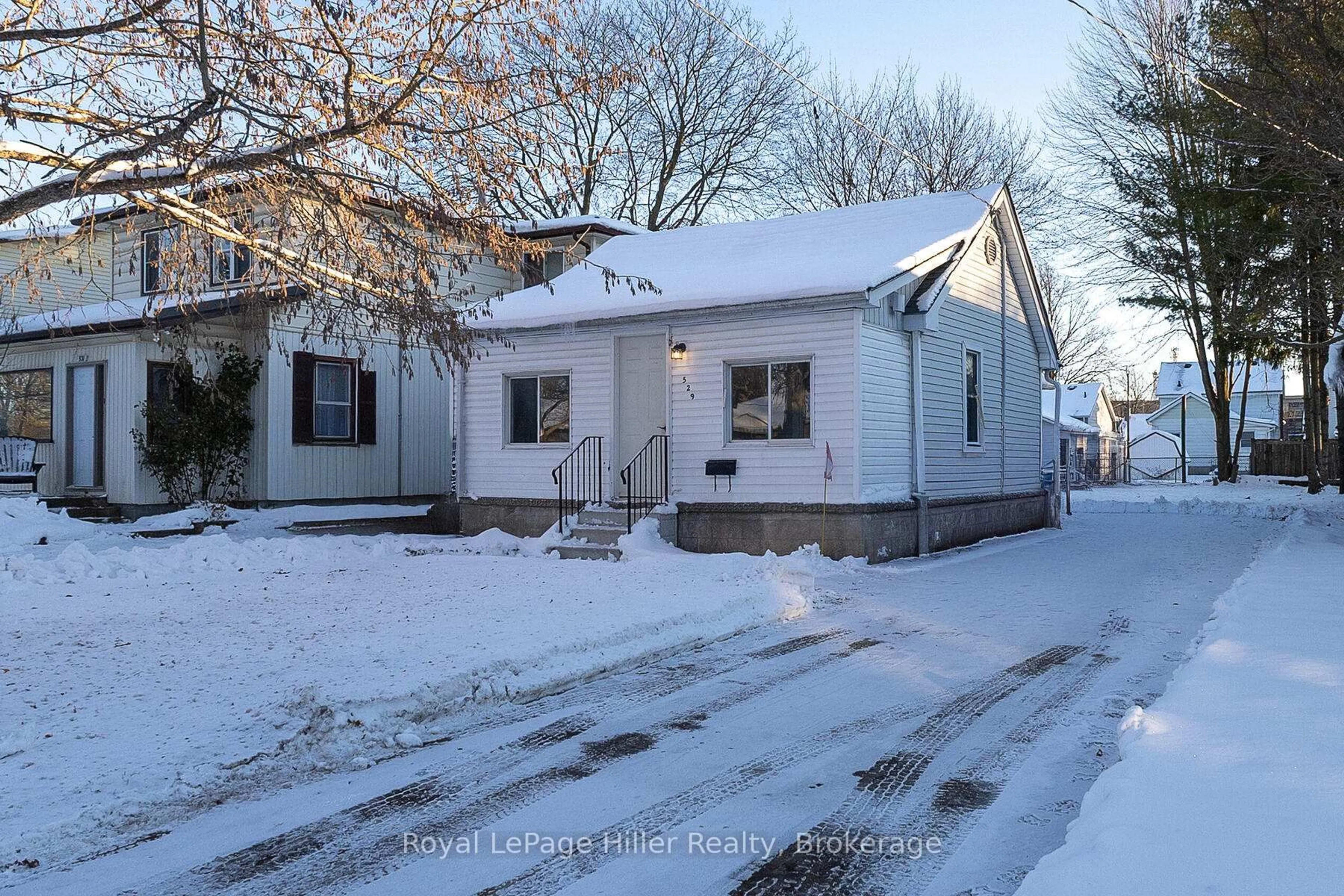 Unknown for 529 Albert St, Stratford Ontario N5A 3L6