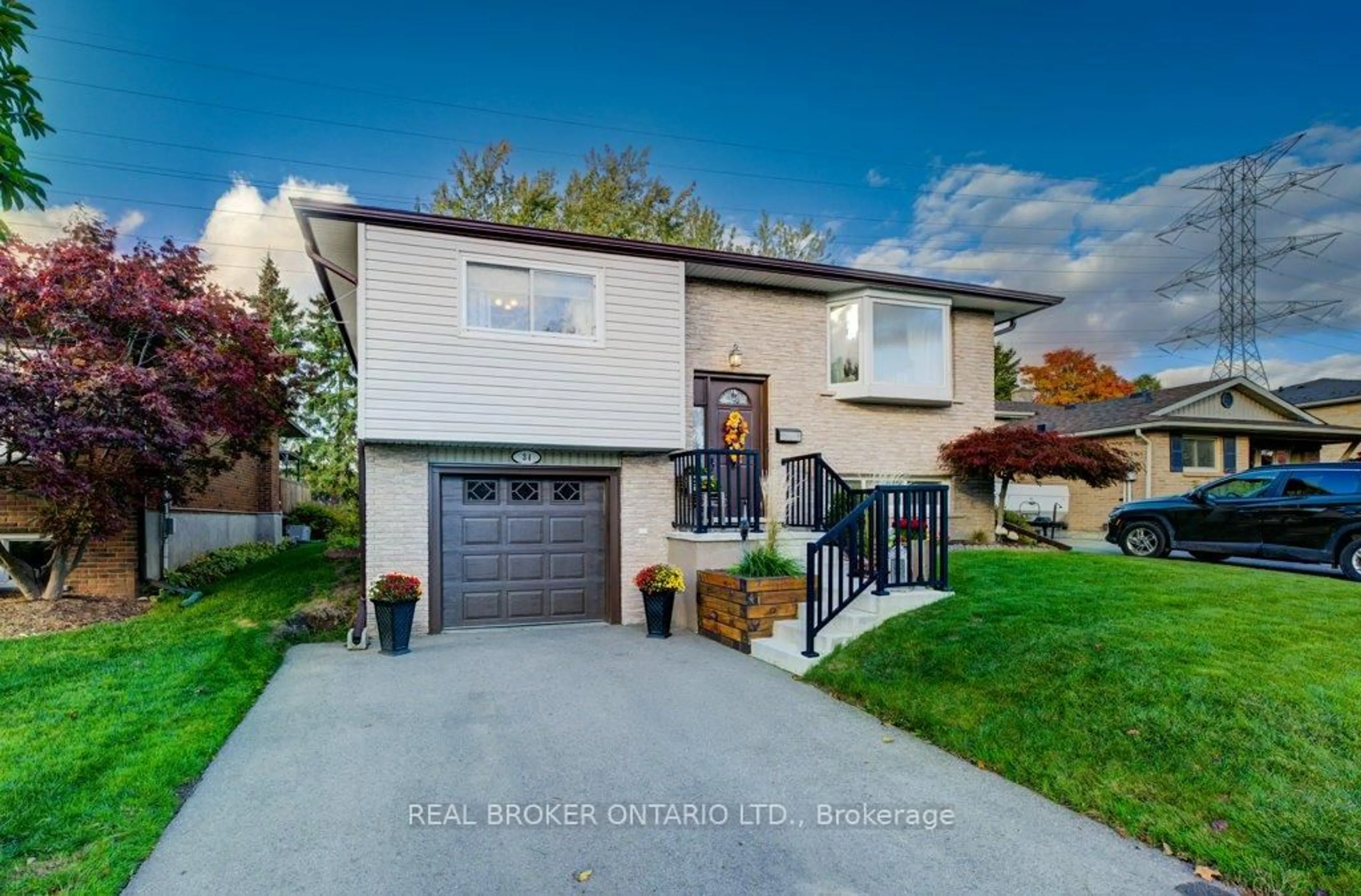 Home with brick exterior material, street for 34 Willow Green Crt, Kitchener Ontario N2N 1W6