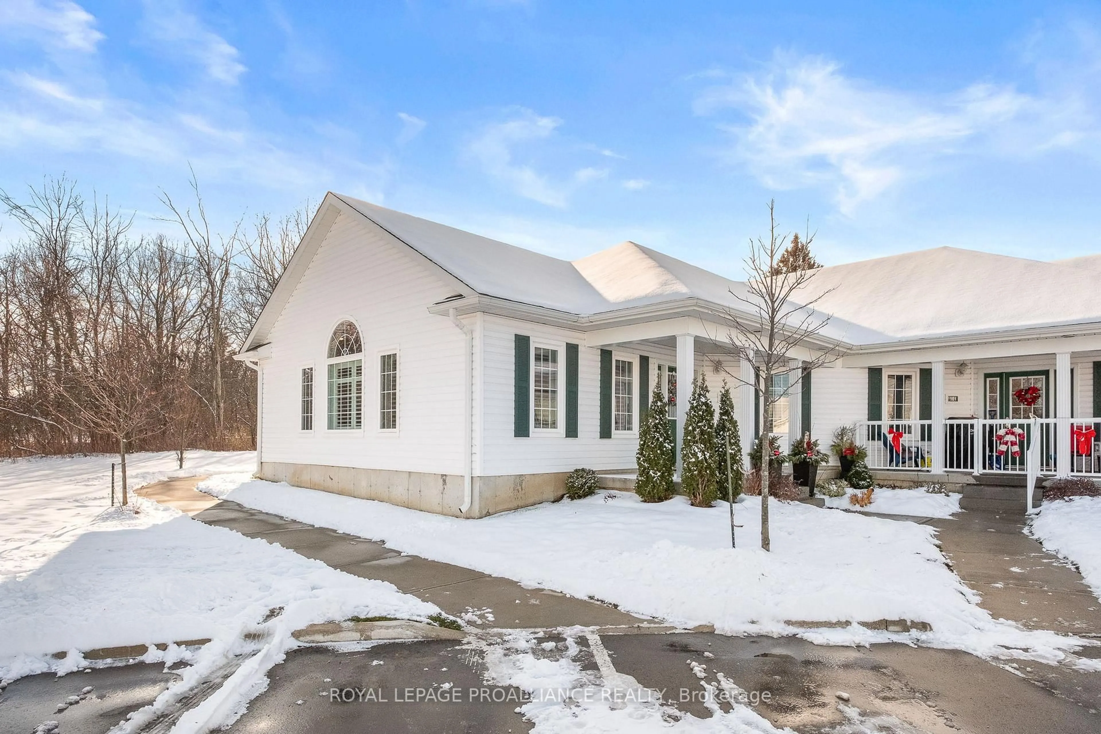 Home with vinyl exterior material, street for 300 Croft St #102, Port Hope Ontario L1A 0E1