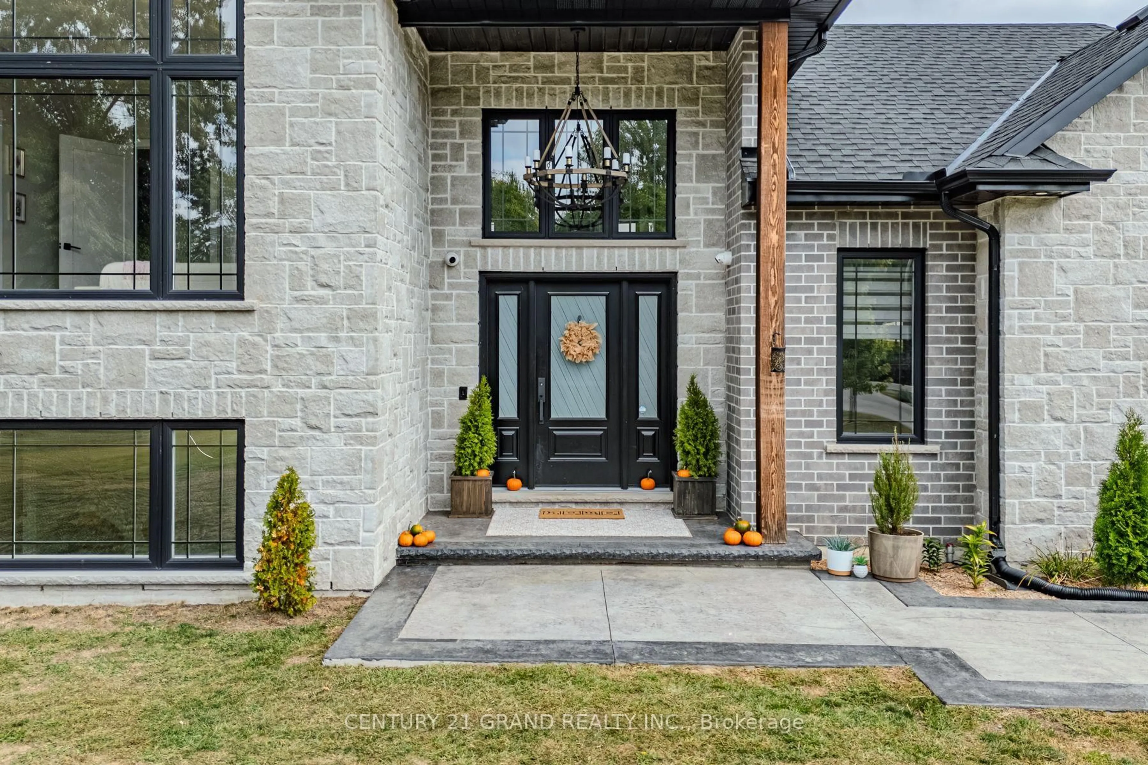 Home with brick exterior material, street for 1920 Turkey Point Rd, Norfolk Ontario N3Y 4J9