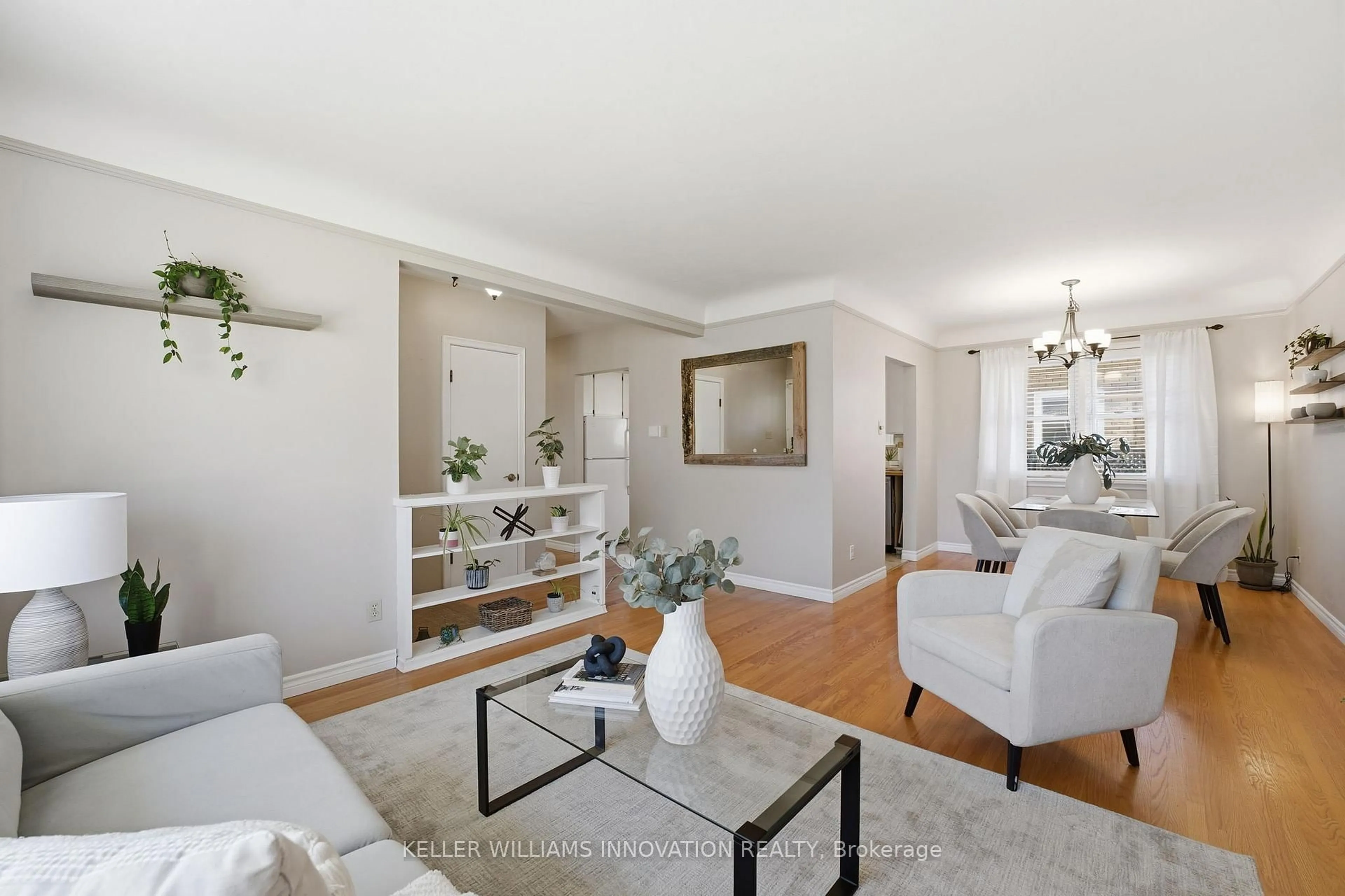 Living room with furniture, unknown for 11 Kensington Ave, Kitchener Ontario N2B 1J5