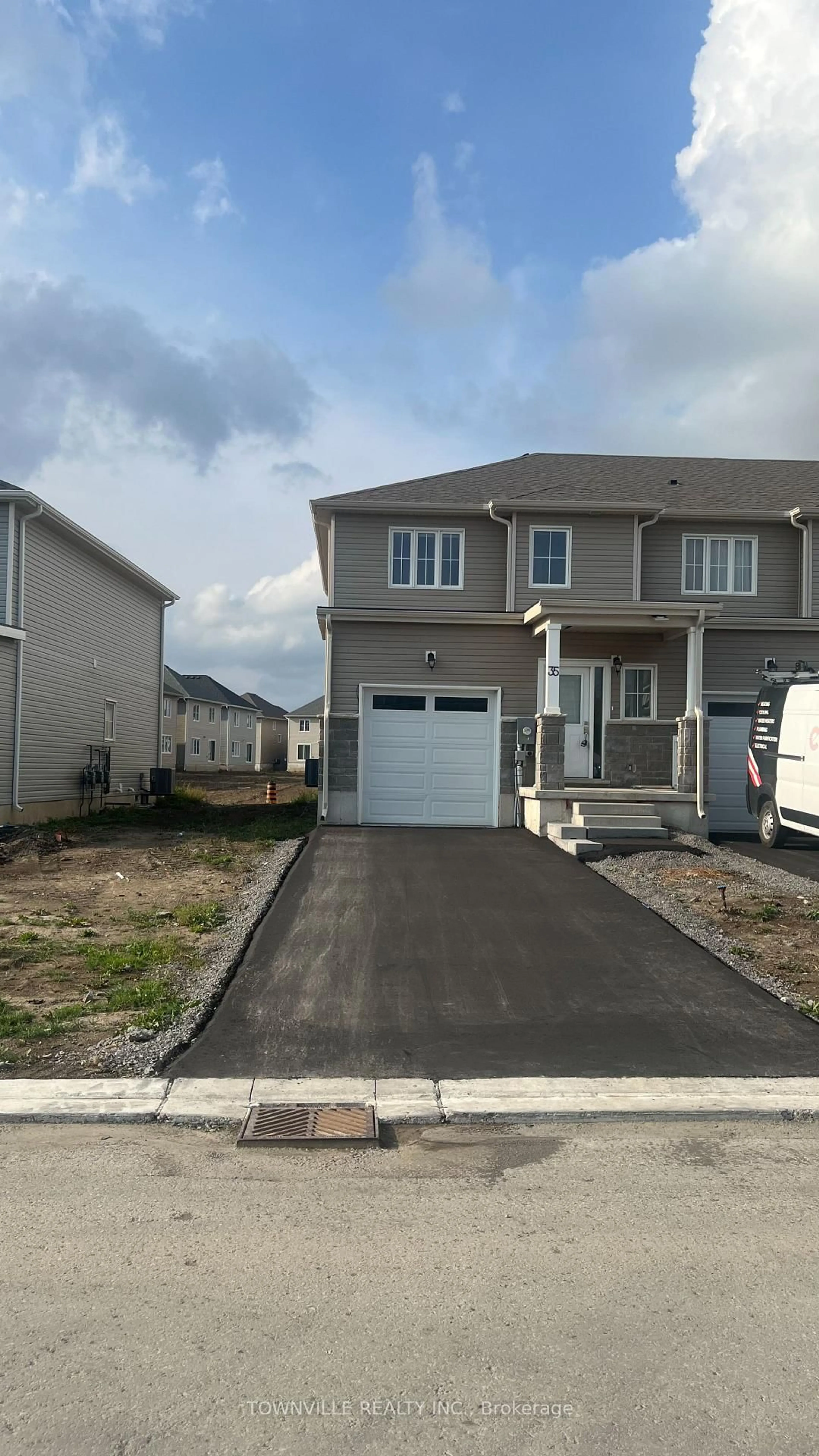 Home with vinyl exterior material, street for 35 Lincoln Dr, Belleville Ontario K8N 0T7