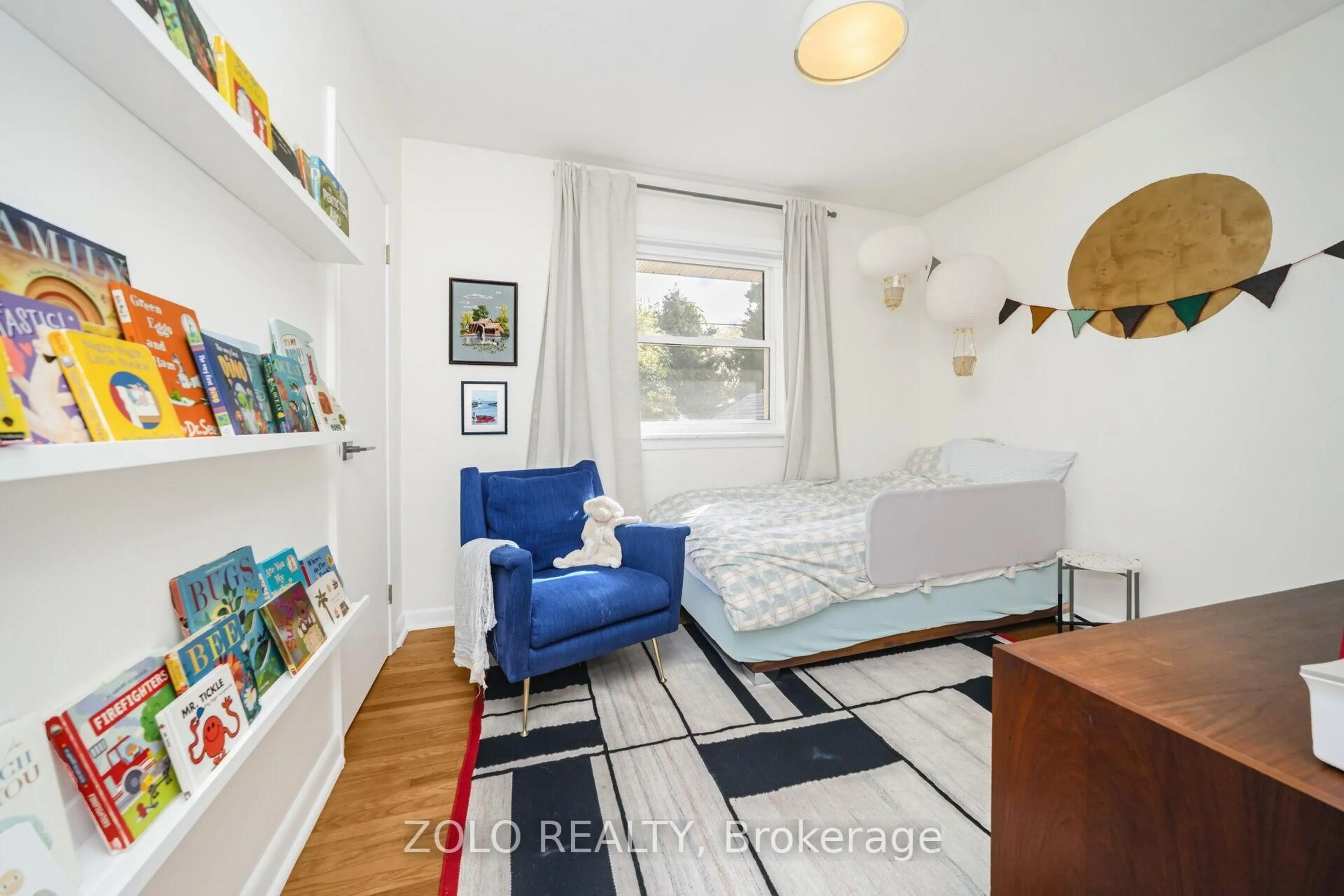 A pic of a room for 115 Welbourn Dr, Hamilton Ontario L9A 3N5