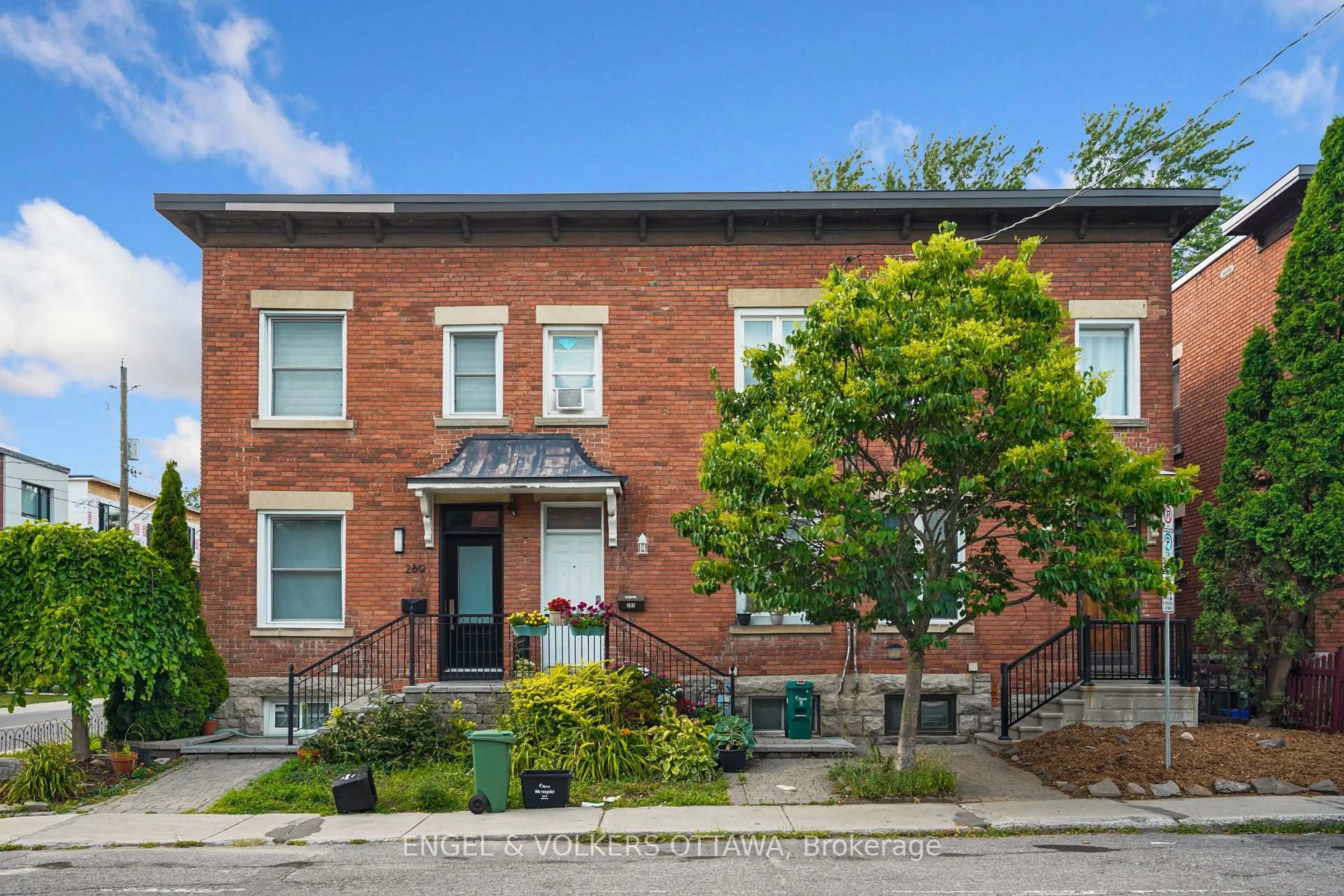 Home with brick exterior material, street for 293 Somerset St, Ottawa Ontario K1N 6V9