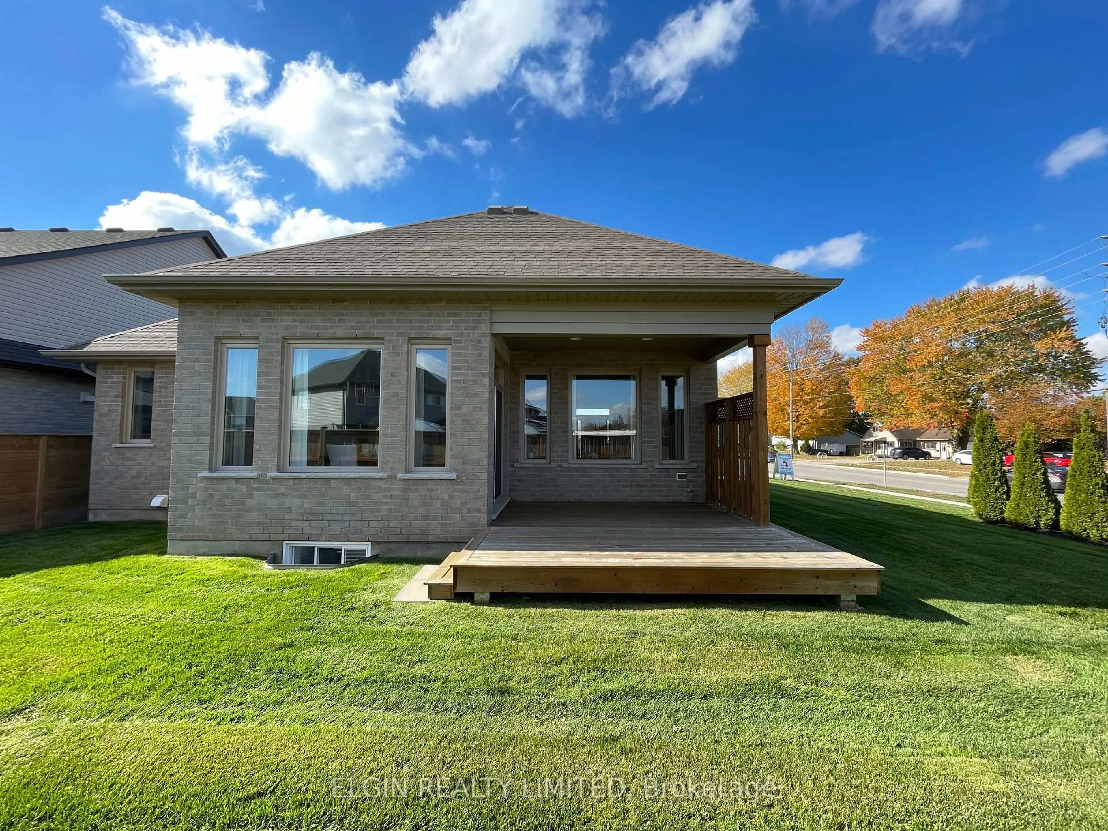 Unknown for 1 Huntley Ave, Tillsonburg Ontario N4G 0J3